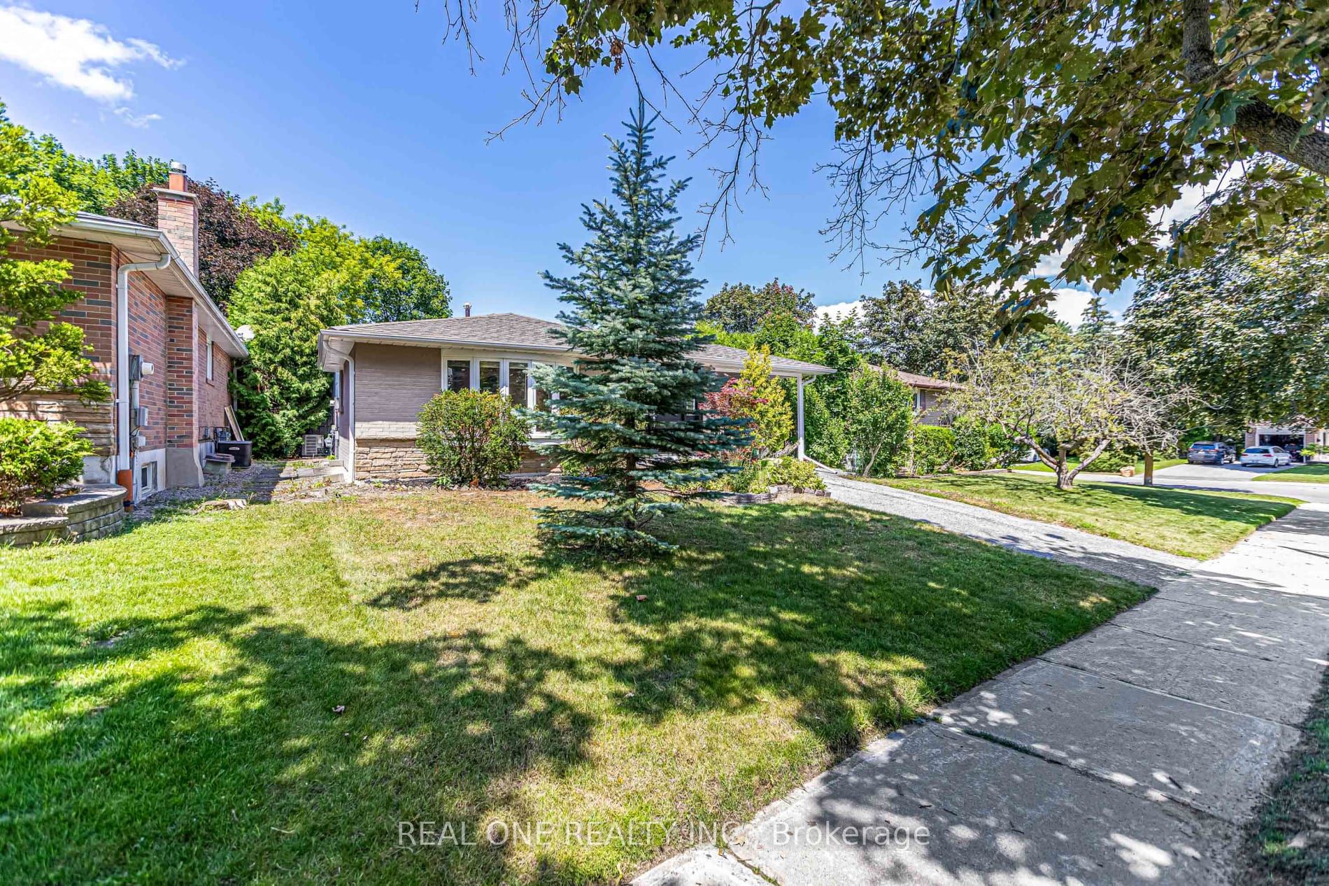 52 Devins Drive Property Photo 2