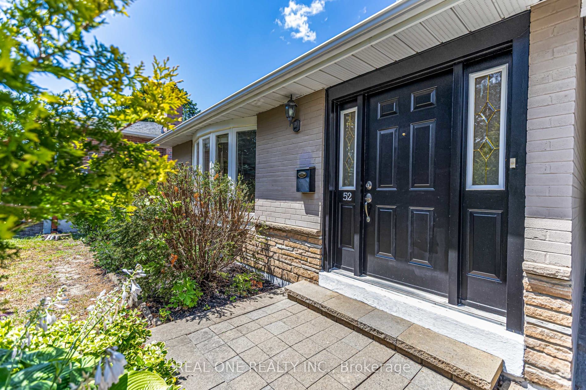 52 Devins Drive Property Photo 3