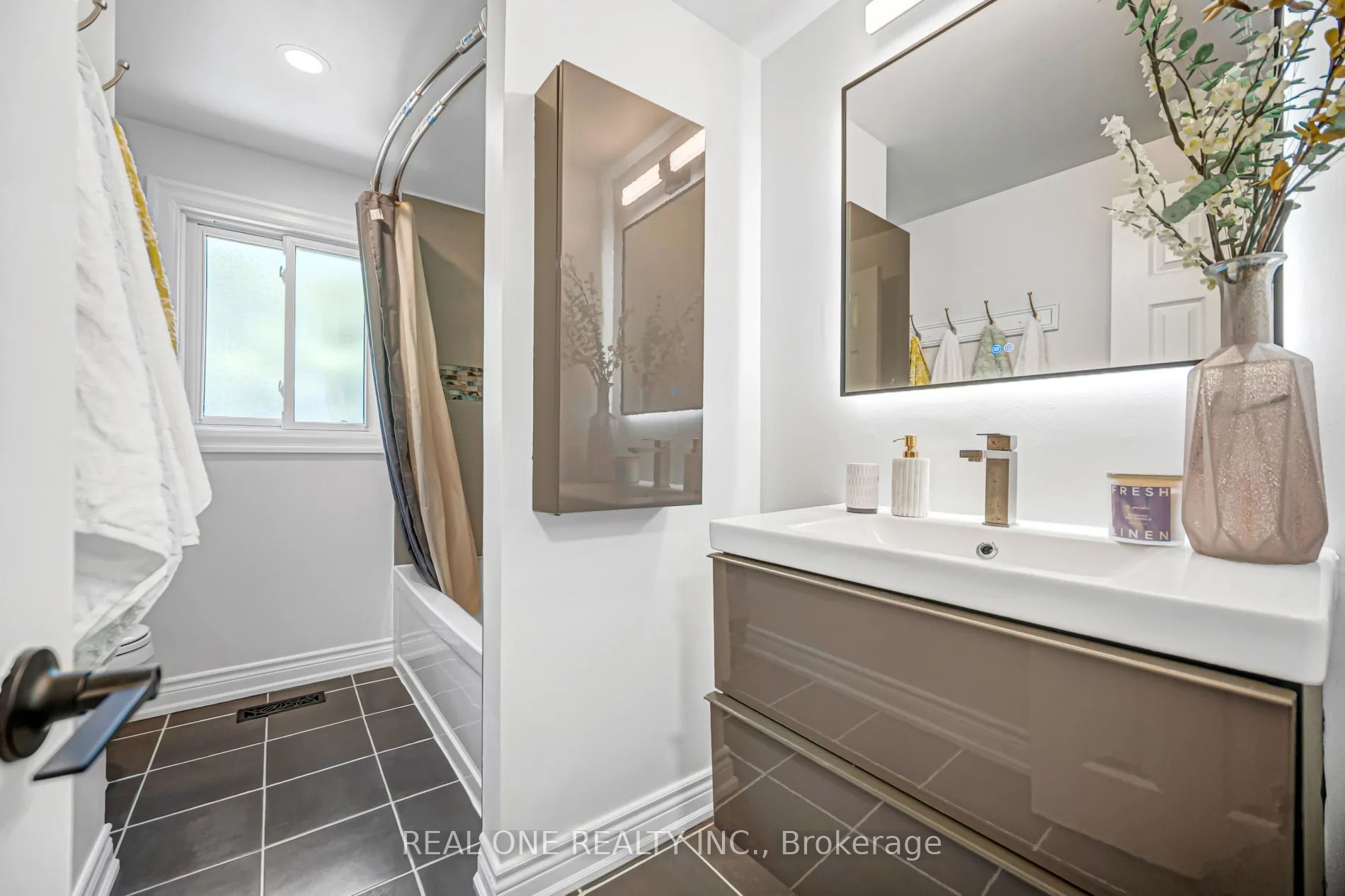 52 Devins Drive Property Photo 17