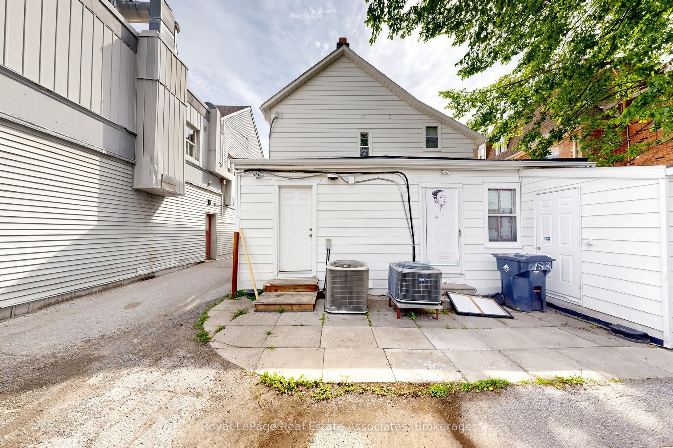 182 Main Unionville Street Property Photo 17