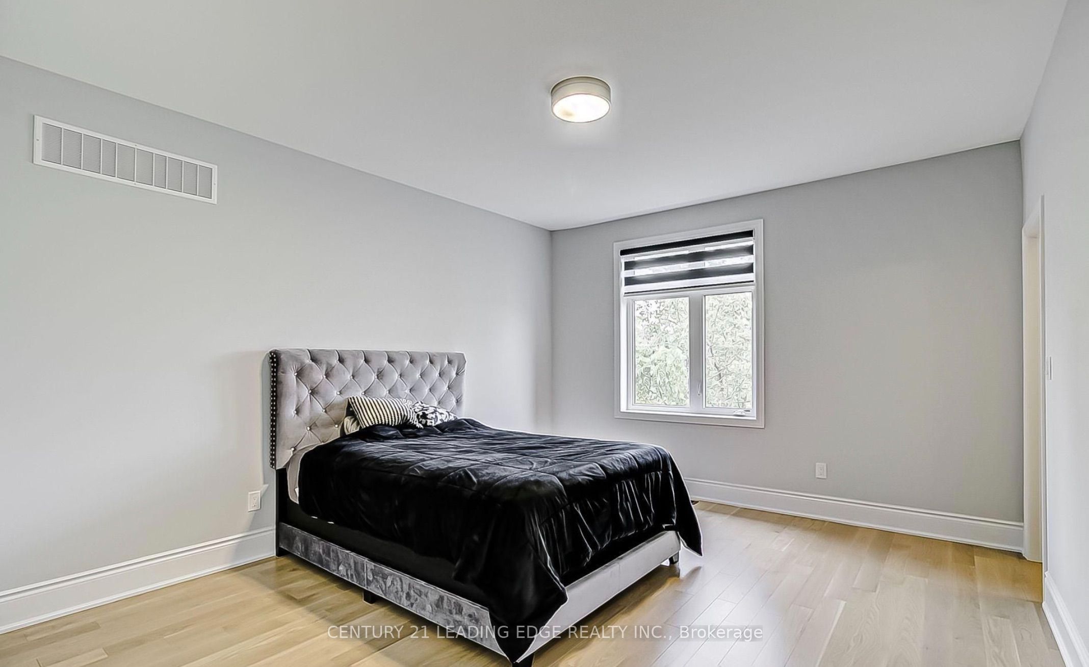37 Woodhaven Avenue Property Photo 8