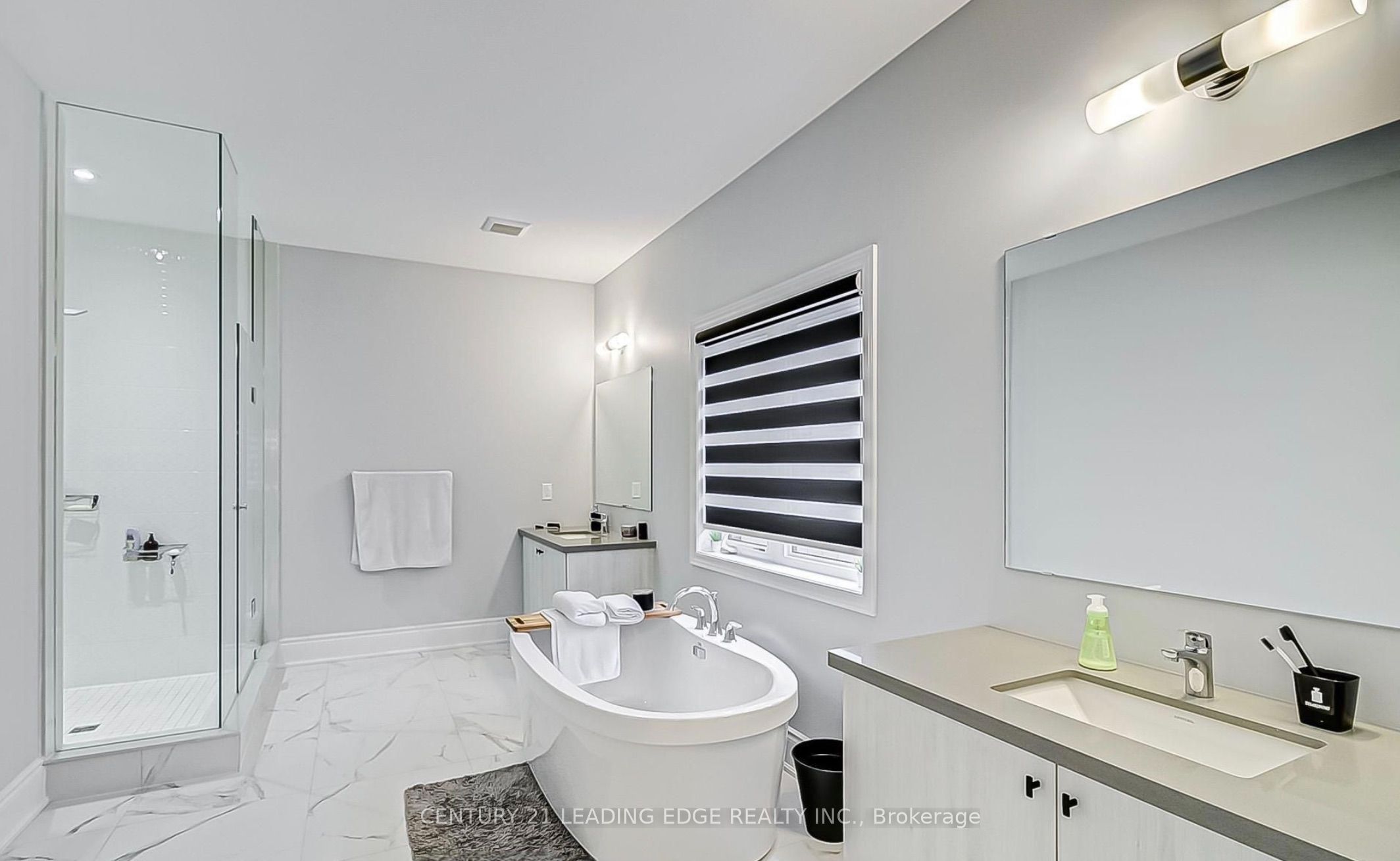 220 Olde Bayview Avenue Property Photo 2