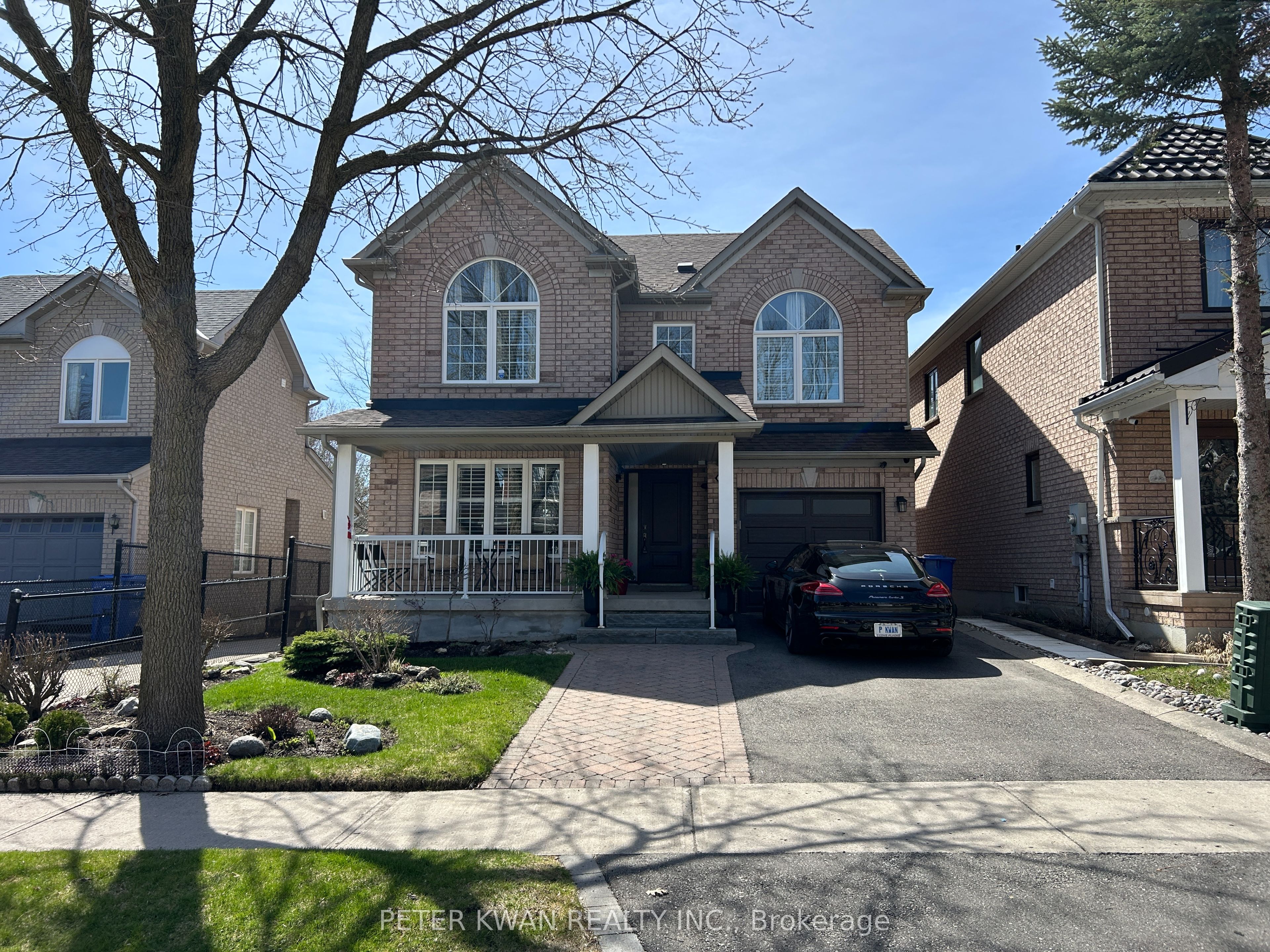 664 Society Crescent Property Photo 3