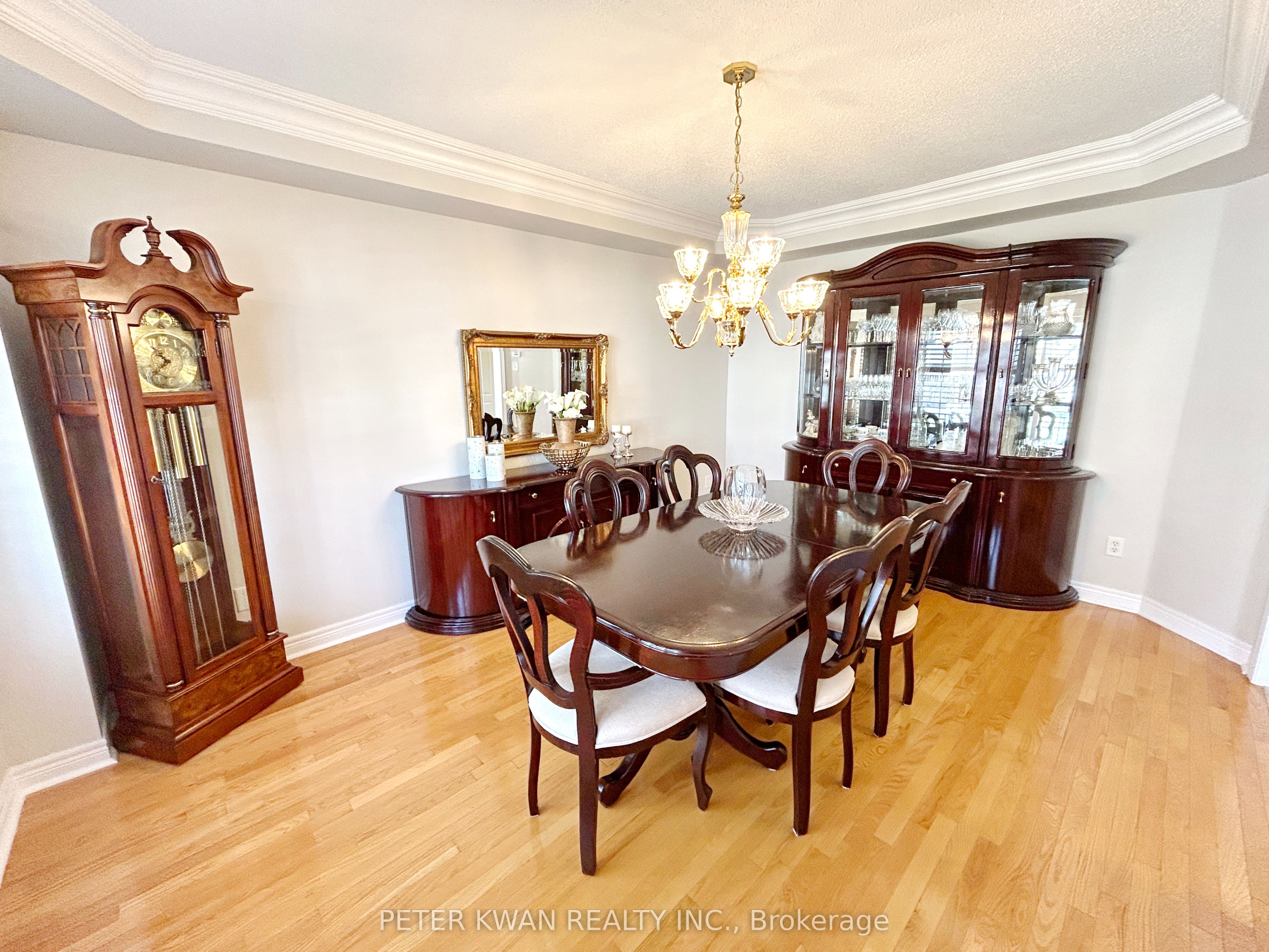 664 Society Crescent Property Photo 6