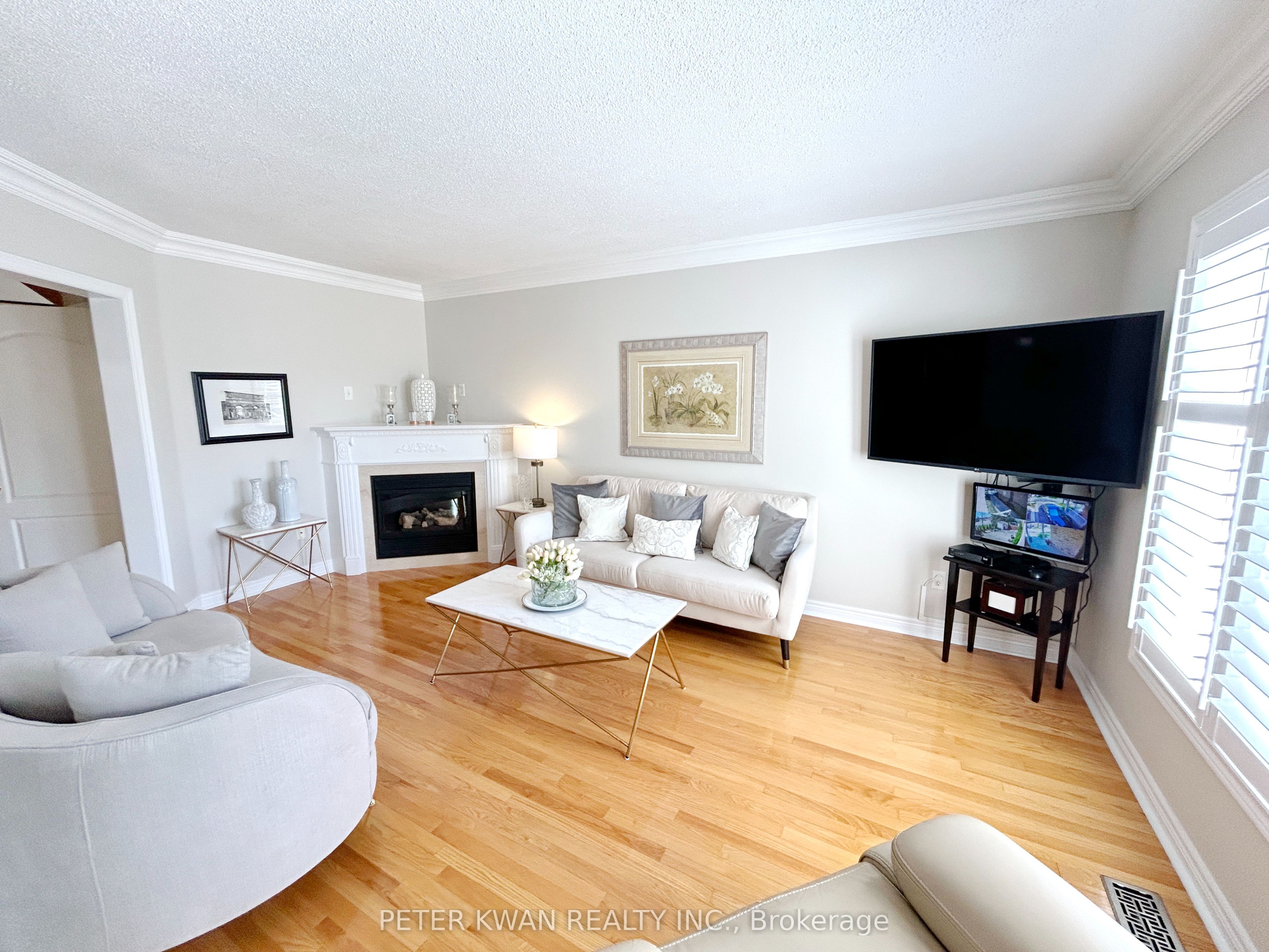 664 Society Crescent Property Photo 8