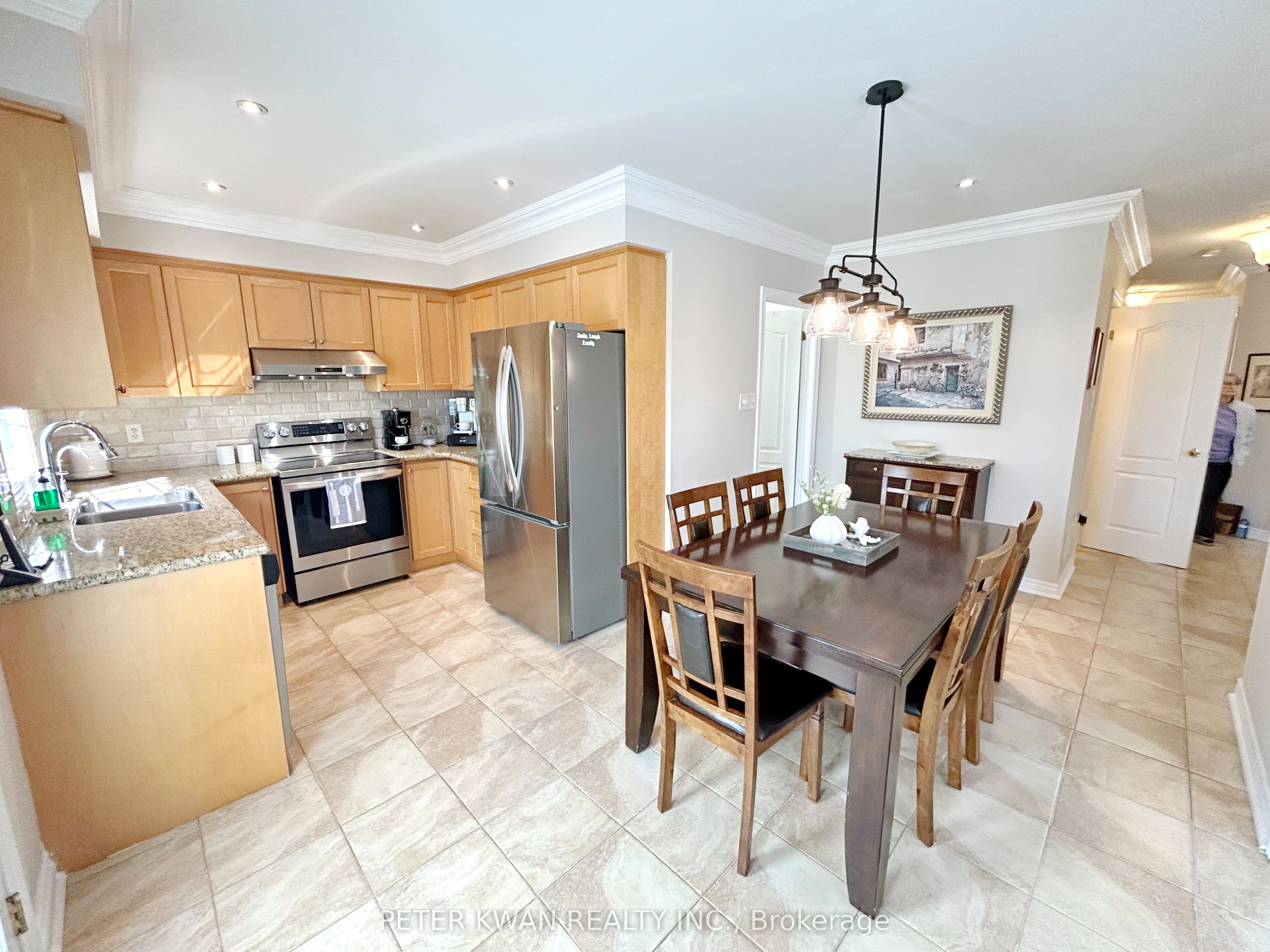 664 Society Crescent Property Photo 10