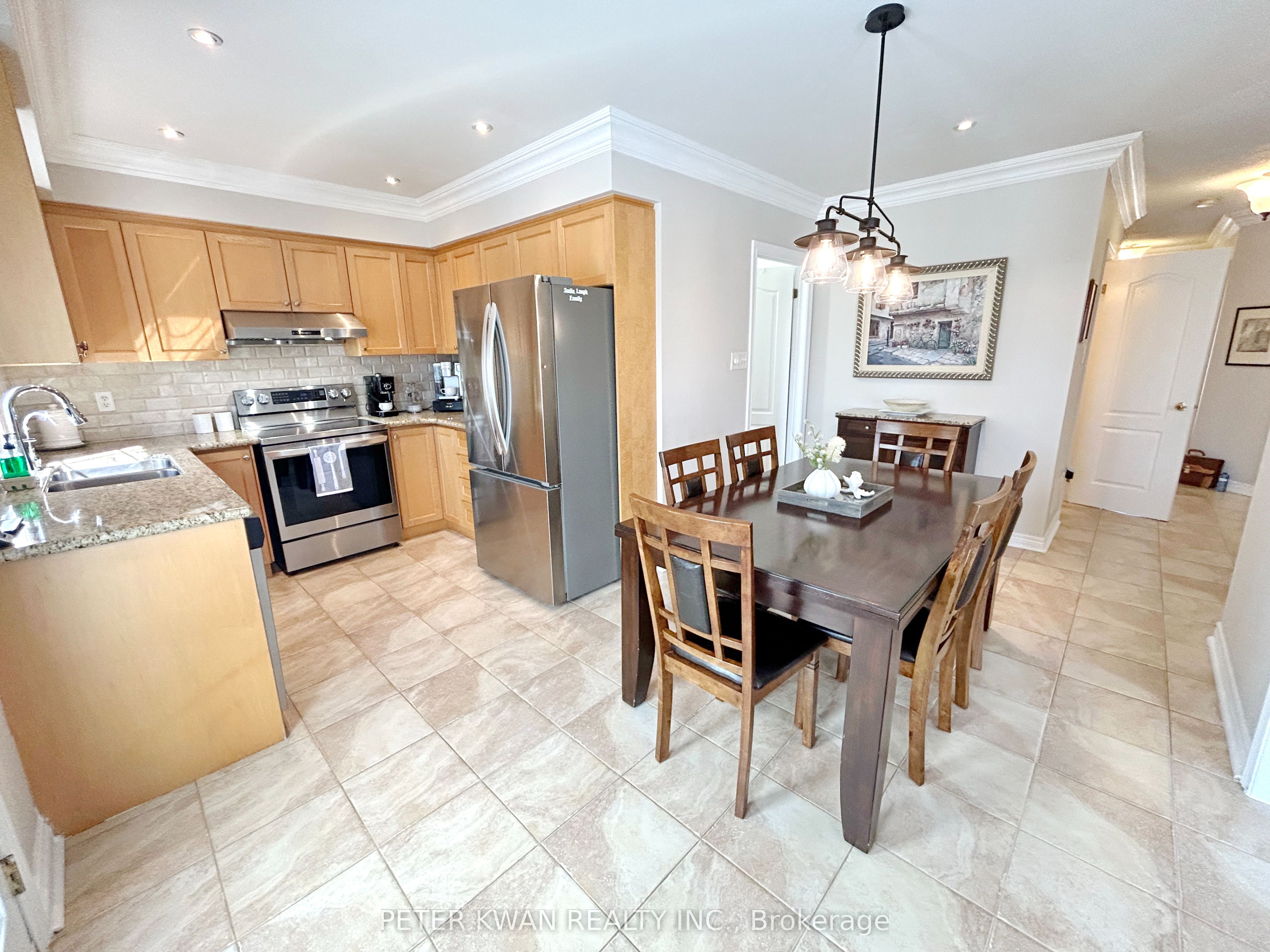 664 Society Crescent Property Photo 12