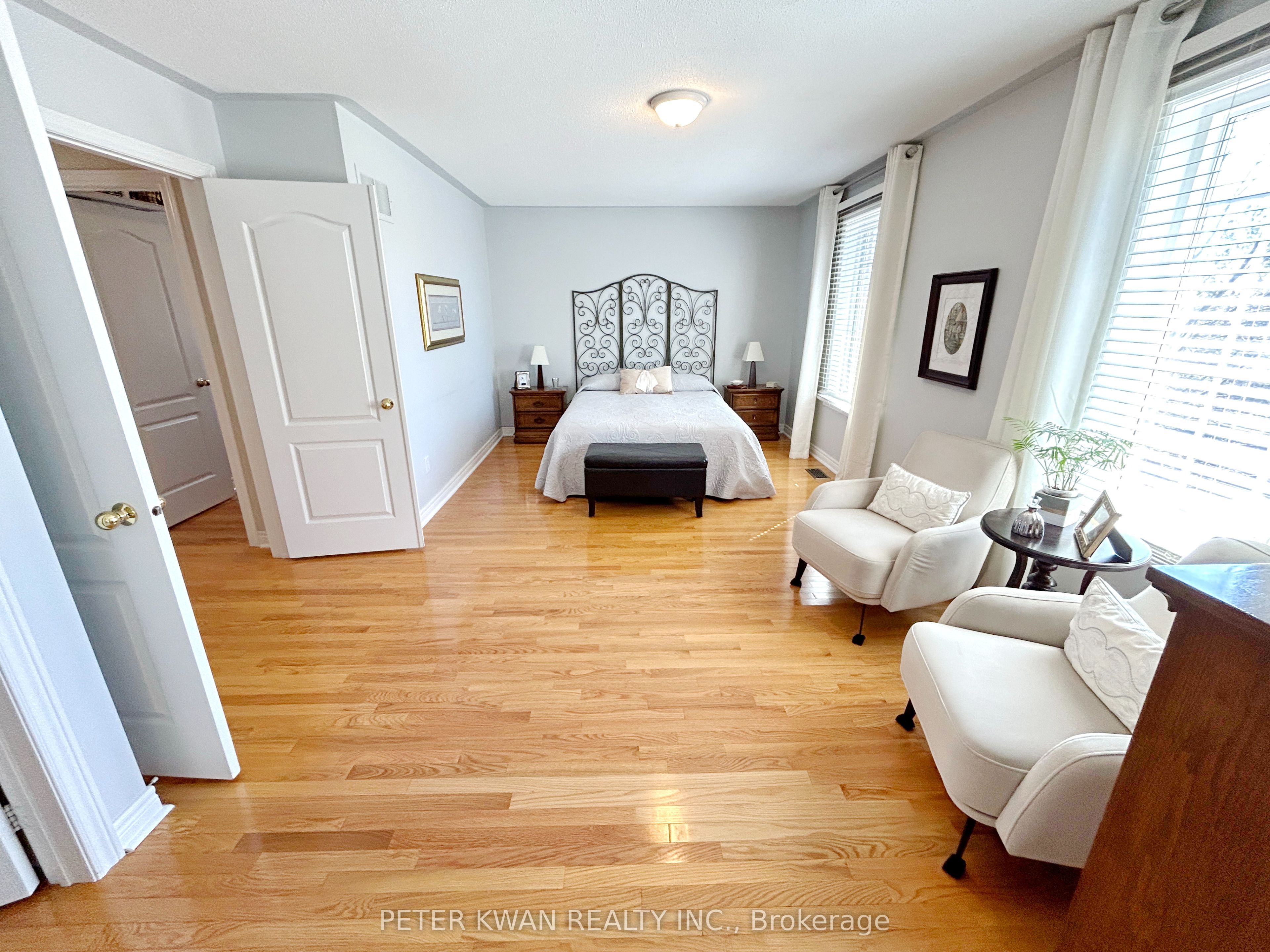 664 Society Crescent Property Photo 14