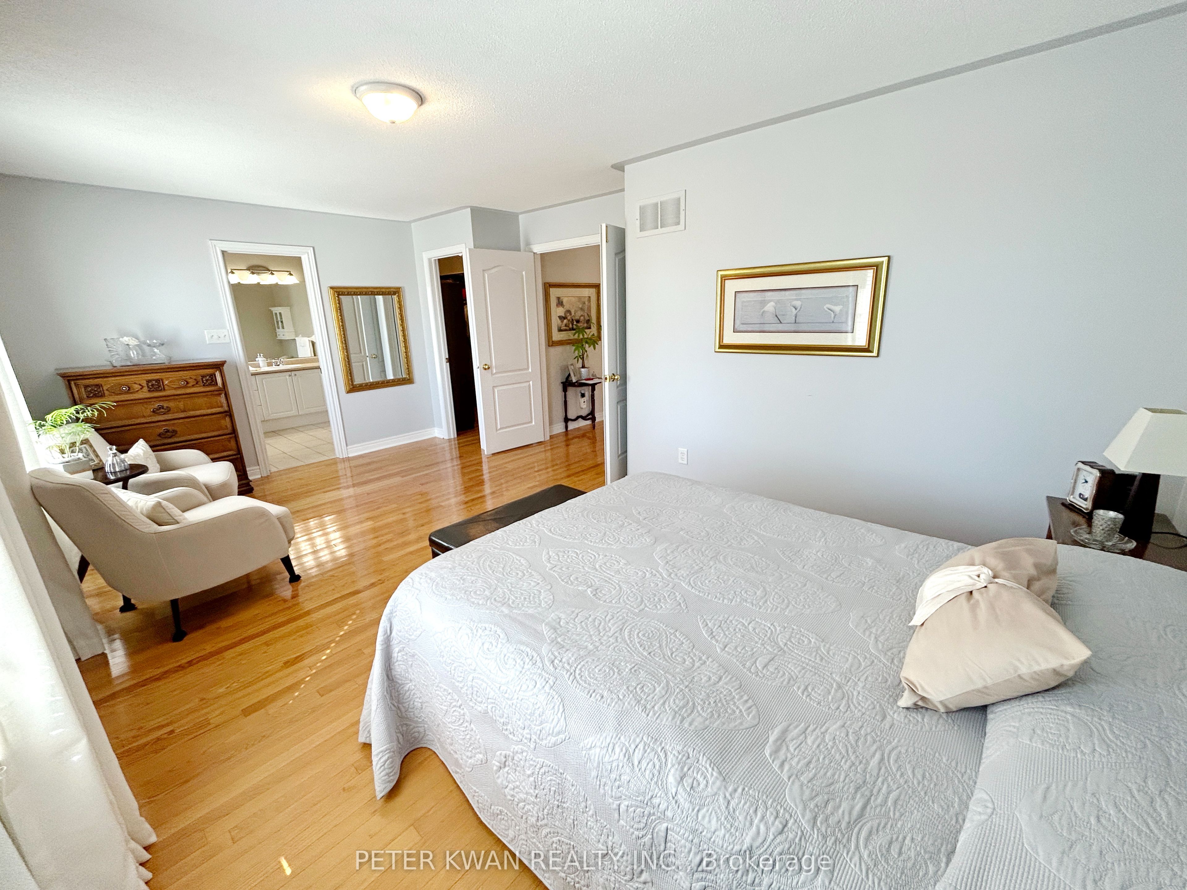 664 Society Crescent Property Photo 16