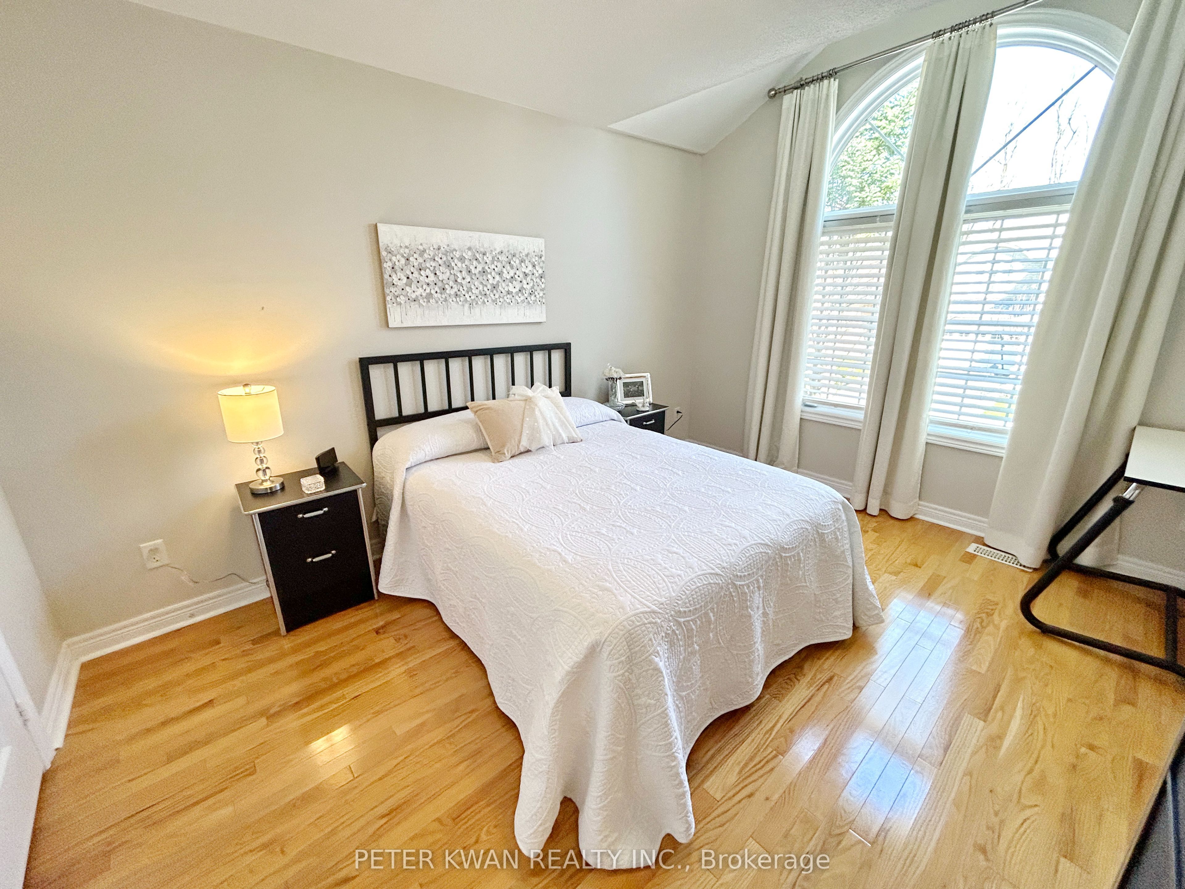 664 Society Crescent Property Photo 18