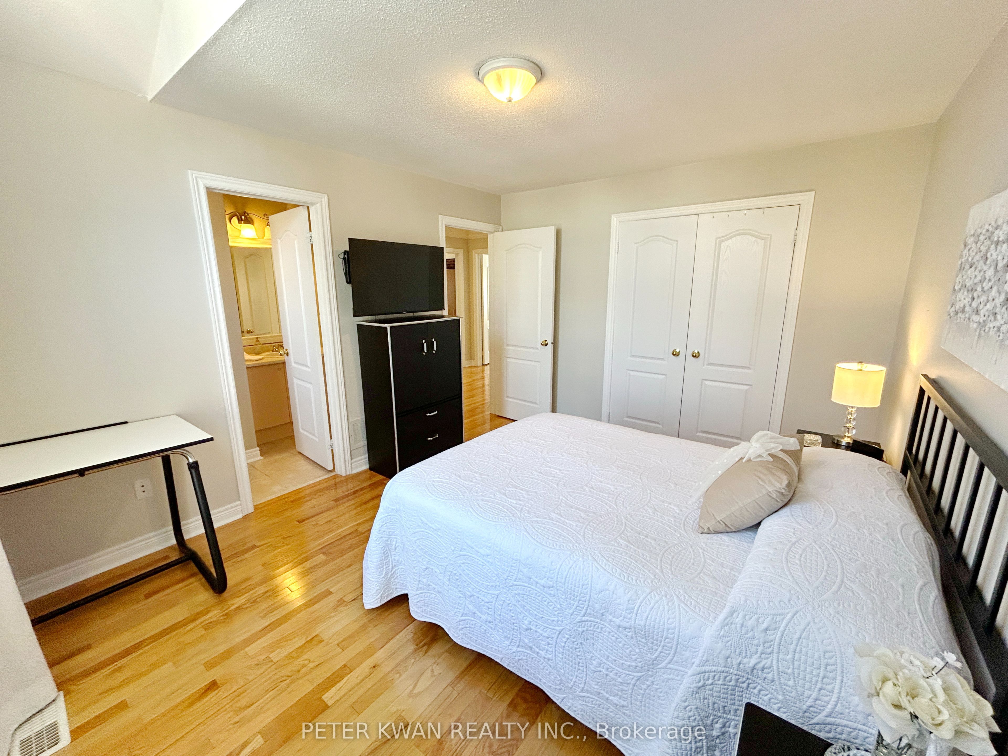 664 Society Crescent Property Photo 20