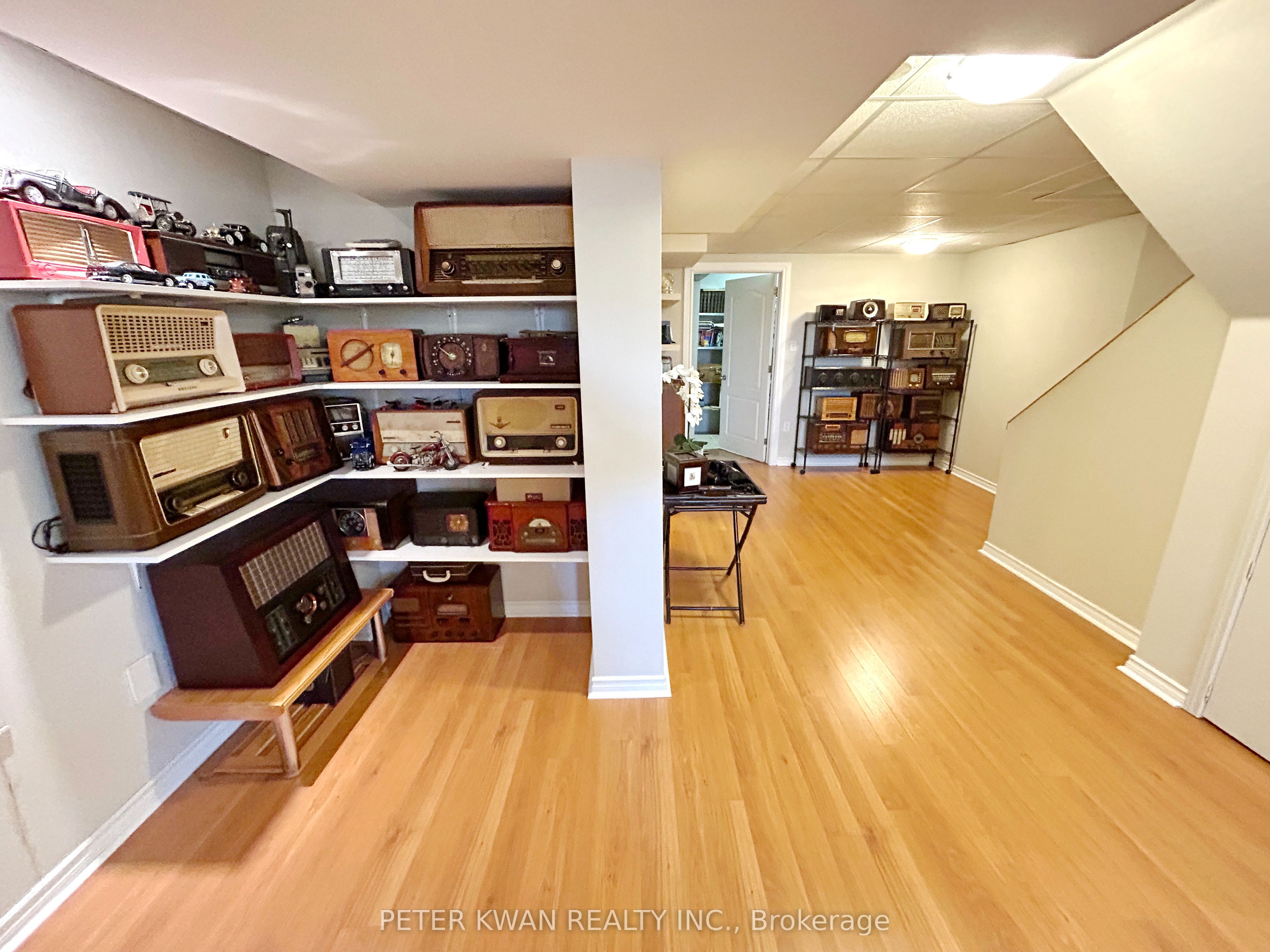 664 Society Crescent Property Photo 32