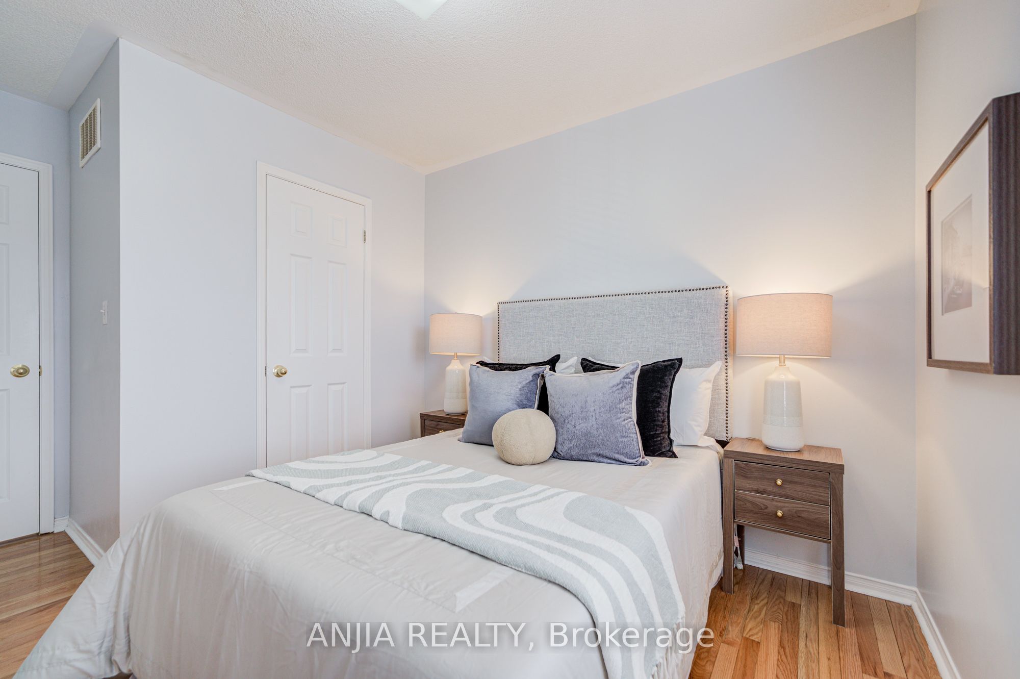 2 Horn Street Property Photo 34