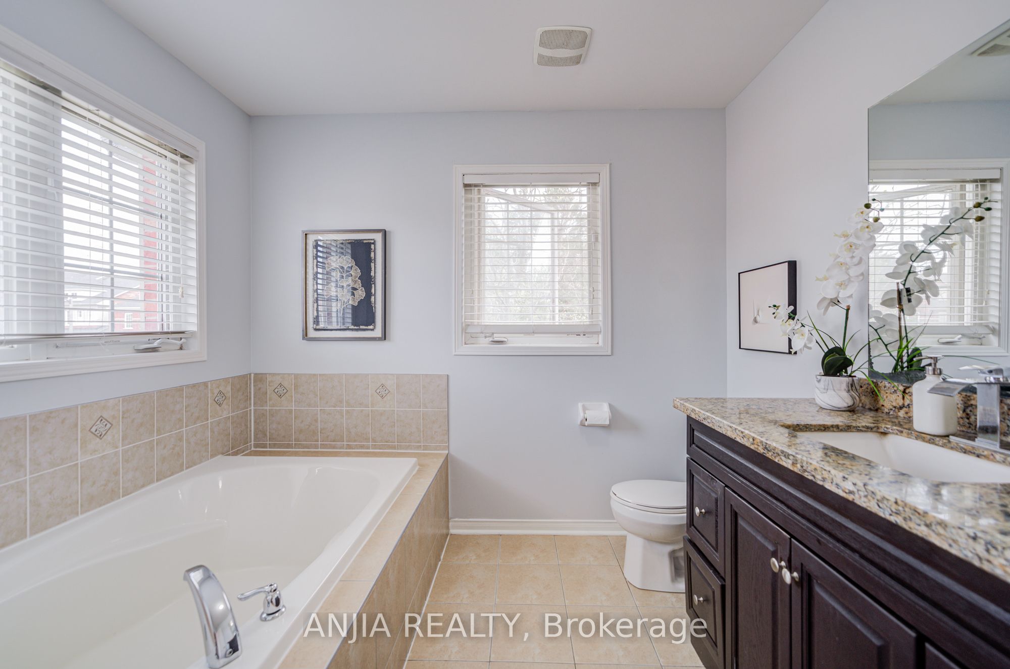 2 Horn Street Property Photo 45
