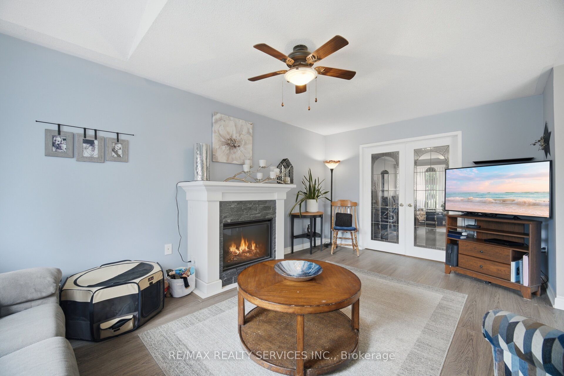 30 Henderson Crescent Property Photo 7