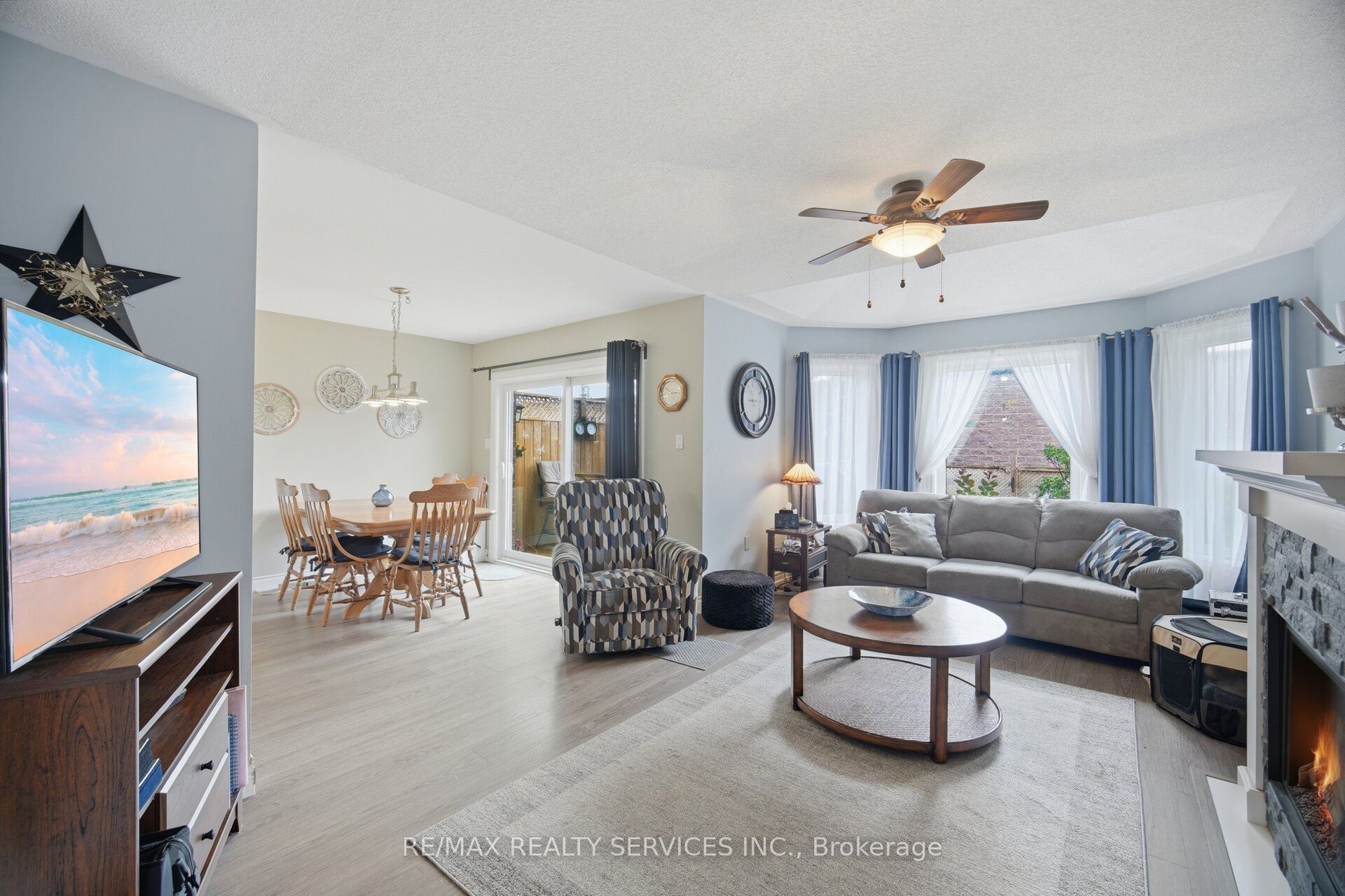 30 Henderson Crescent Property Photo 8