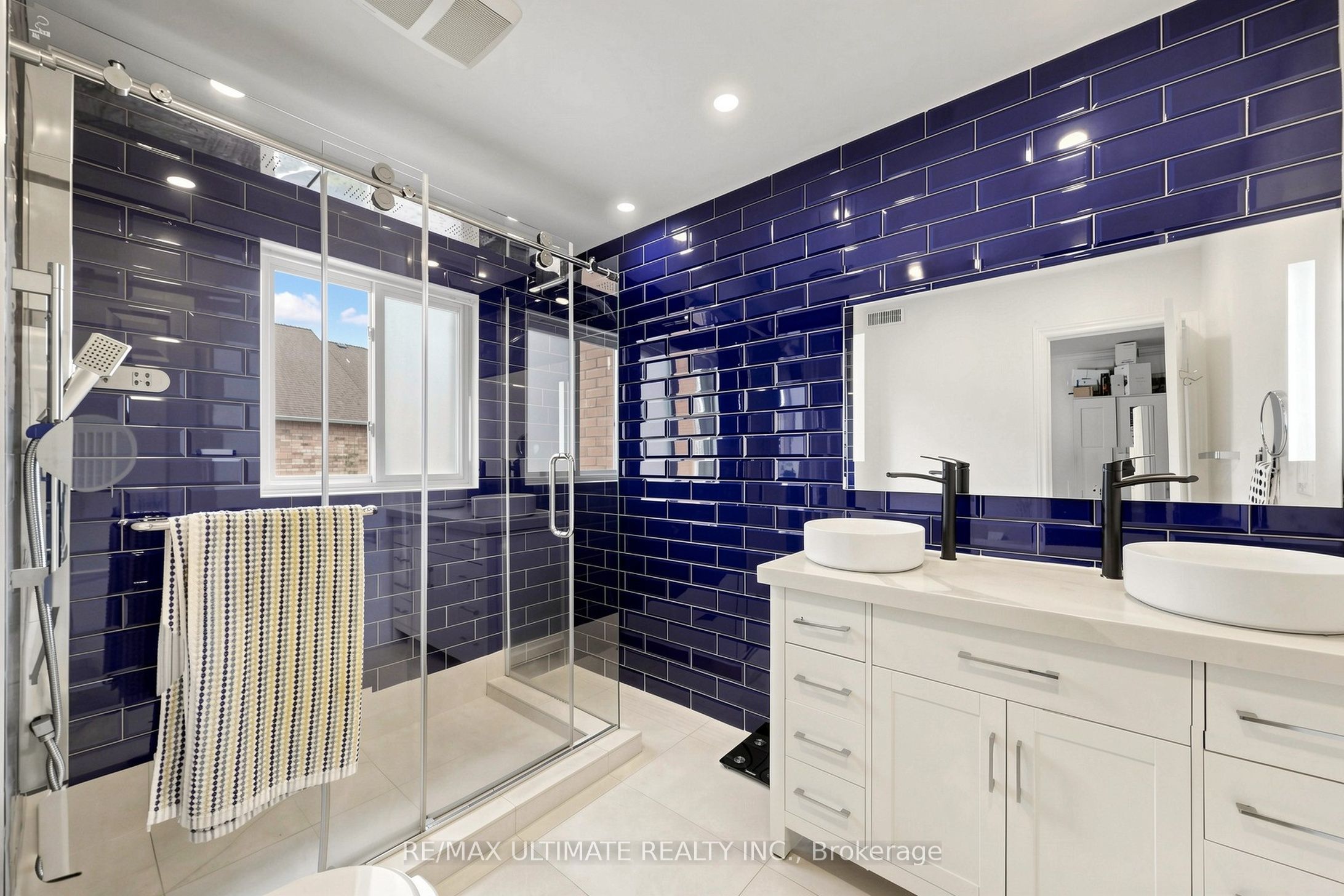131 Foxchase Avenue Property Photo 10