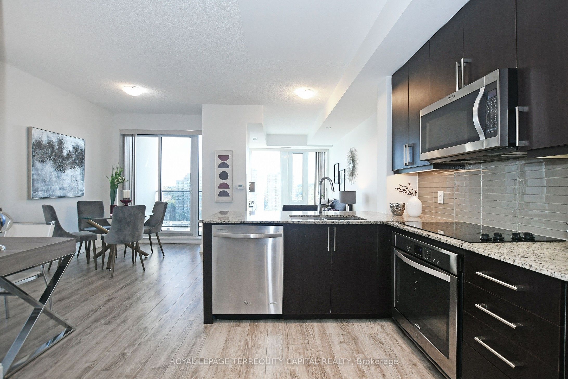9608 Yonge Street 1011 Property Photo 6