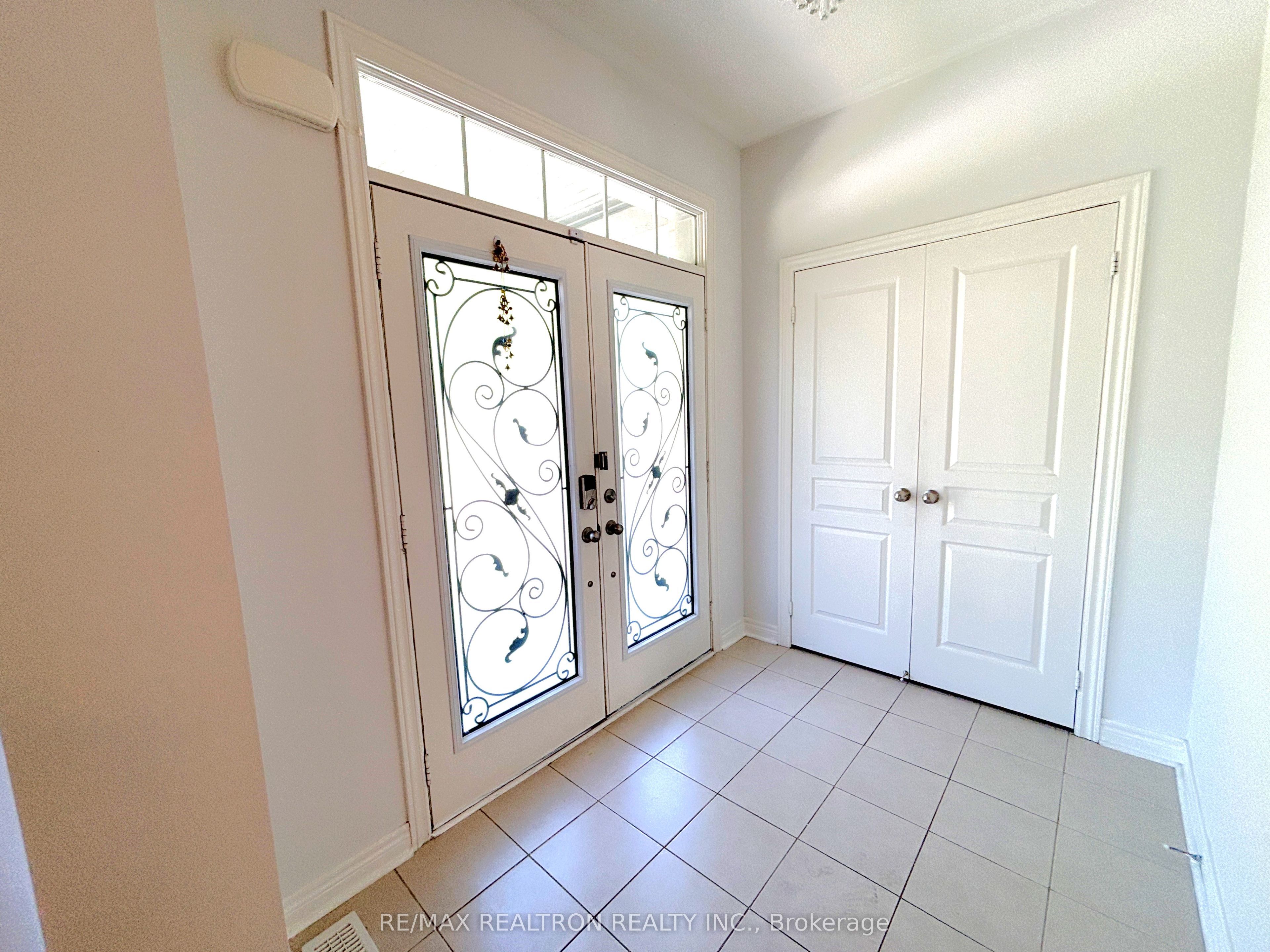 511 William Forster Road Property Photo 2