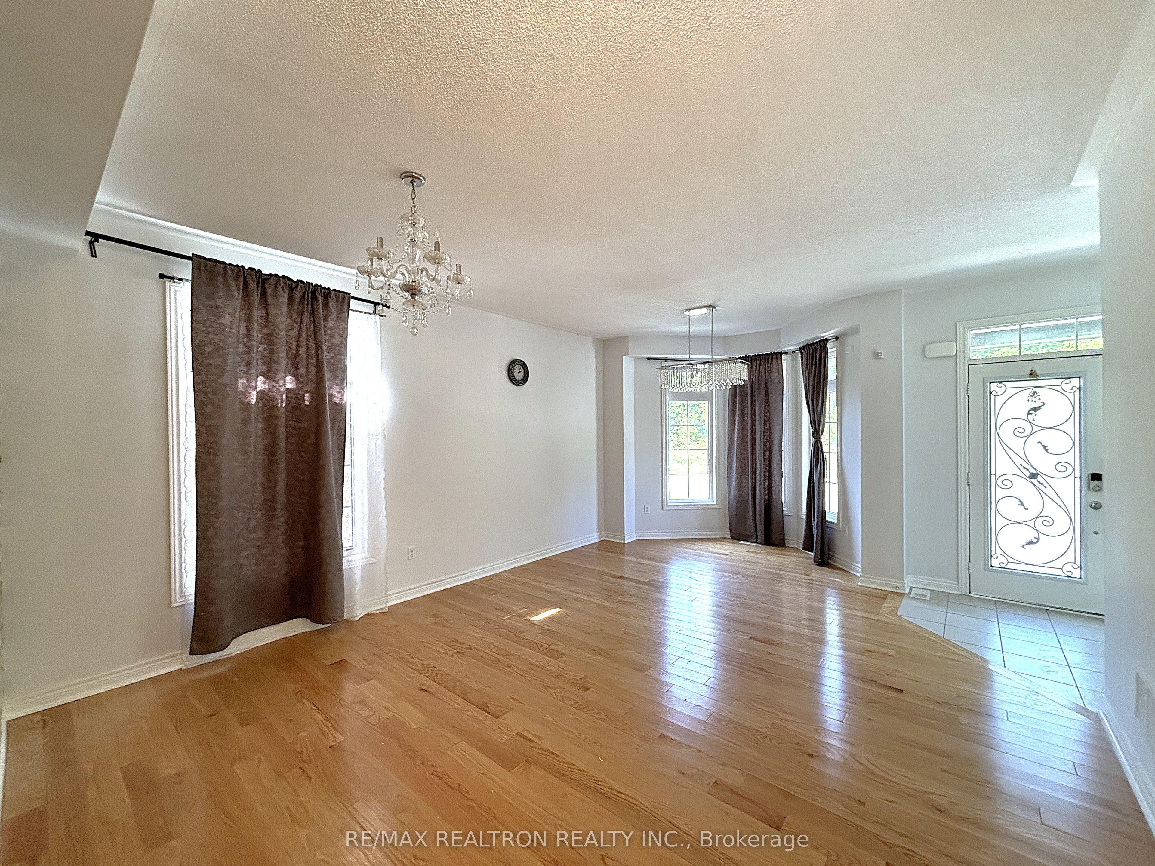 511 William Forster Road Property Photo 5