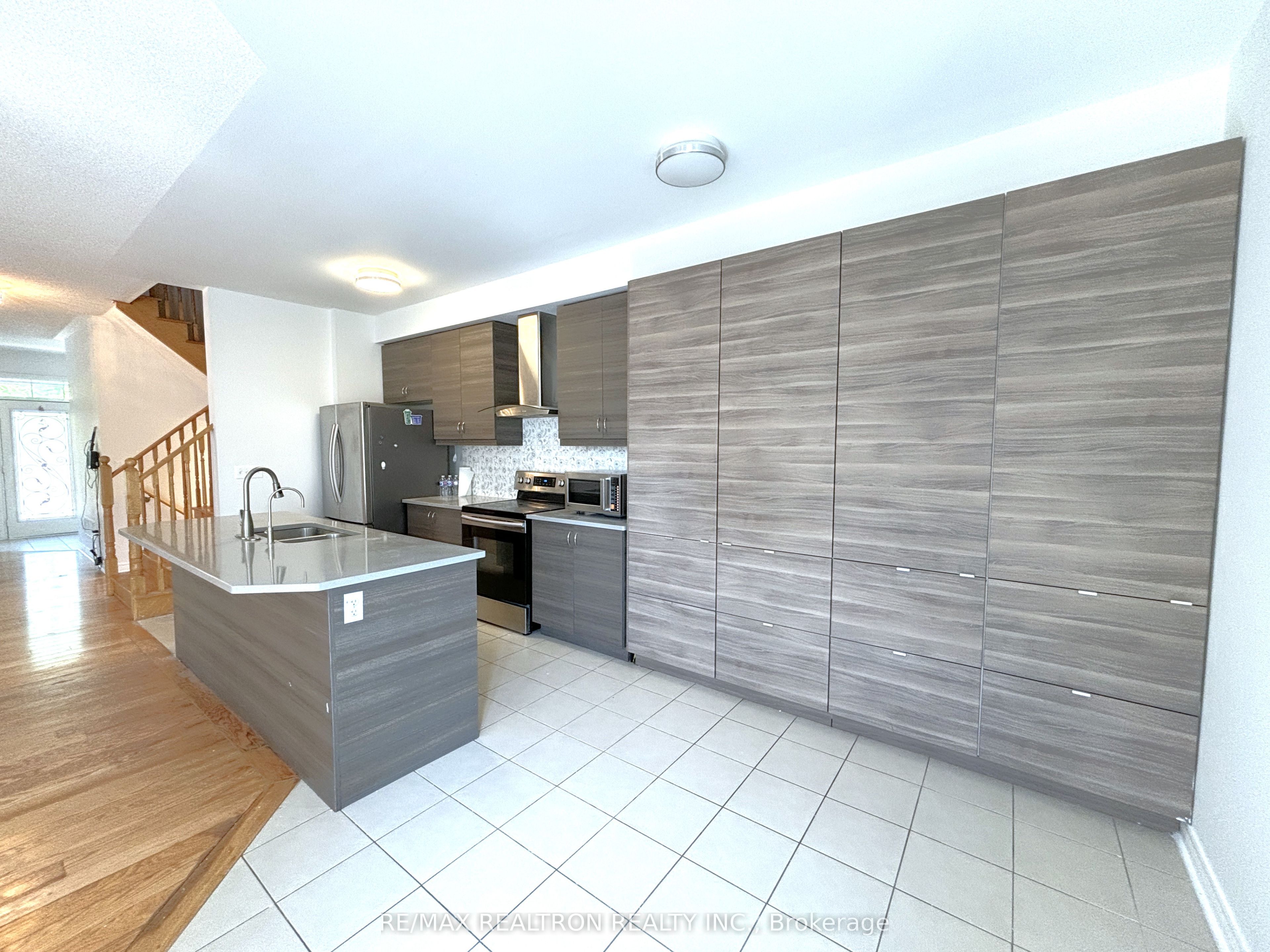 511 William Forster Road Property Photo 6
