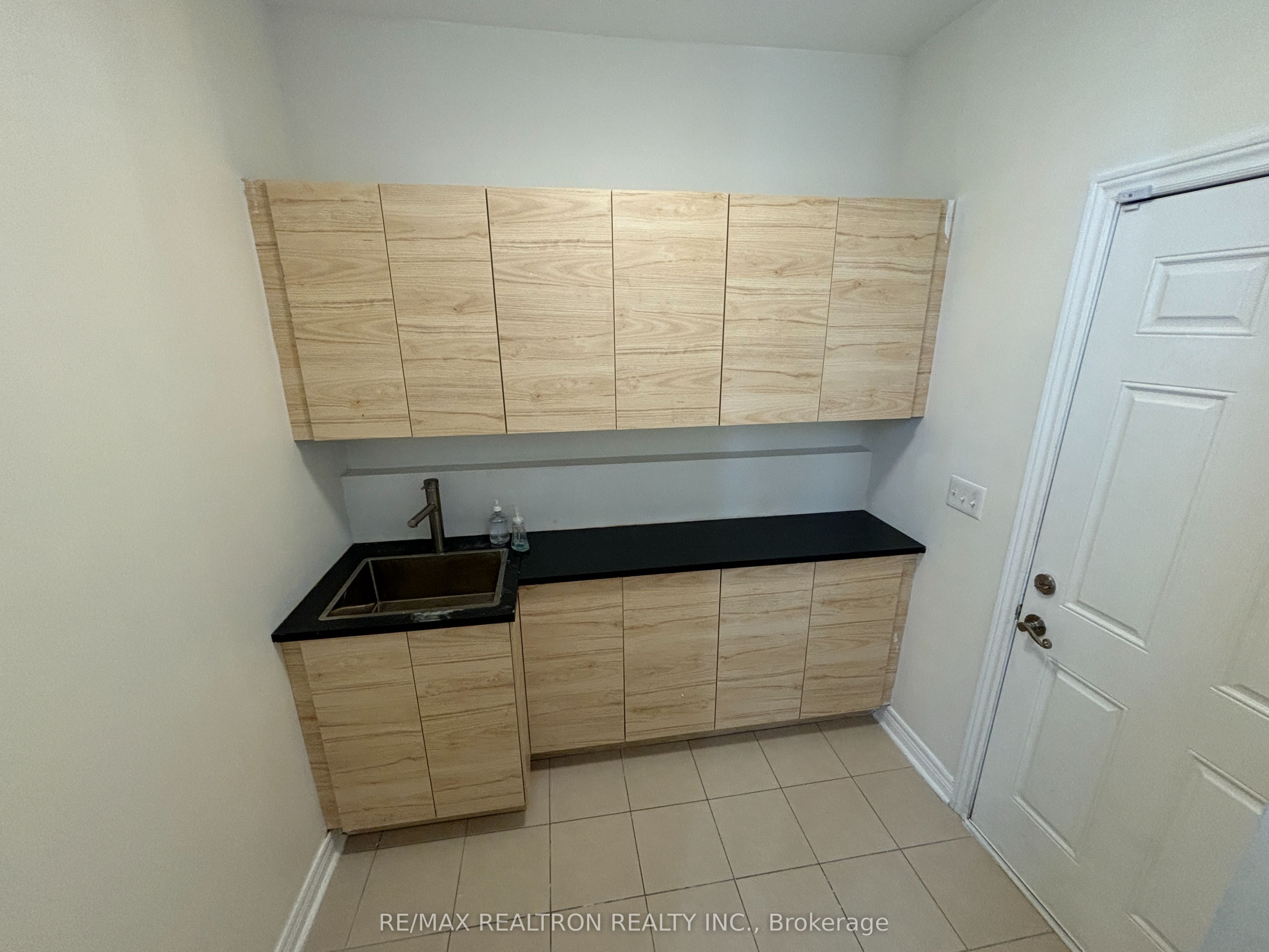 511 William Forster Road Property Photo 12