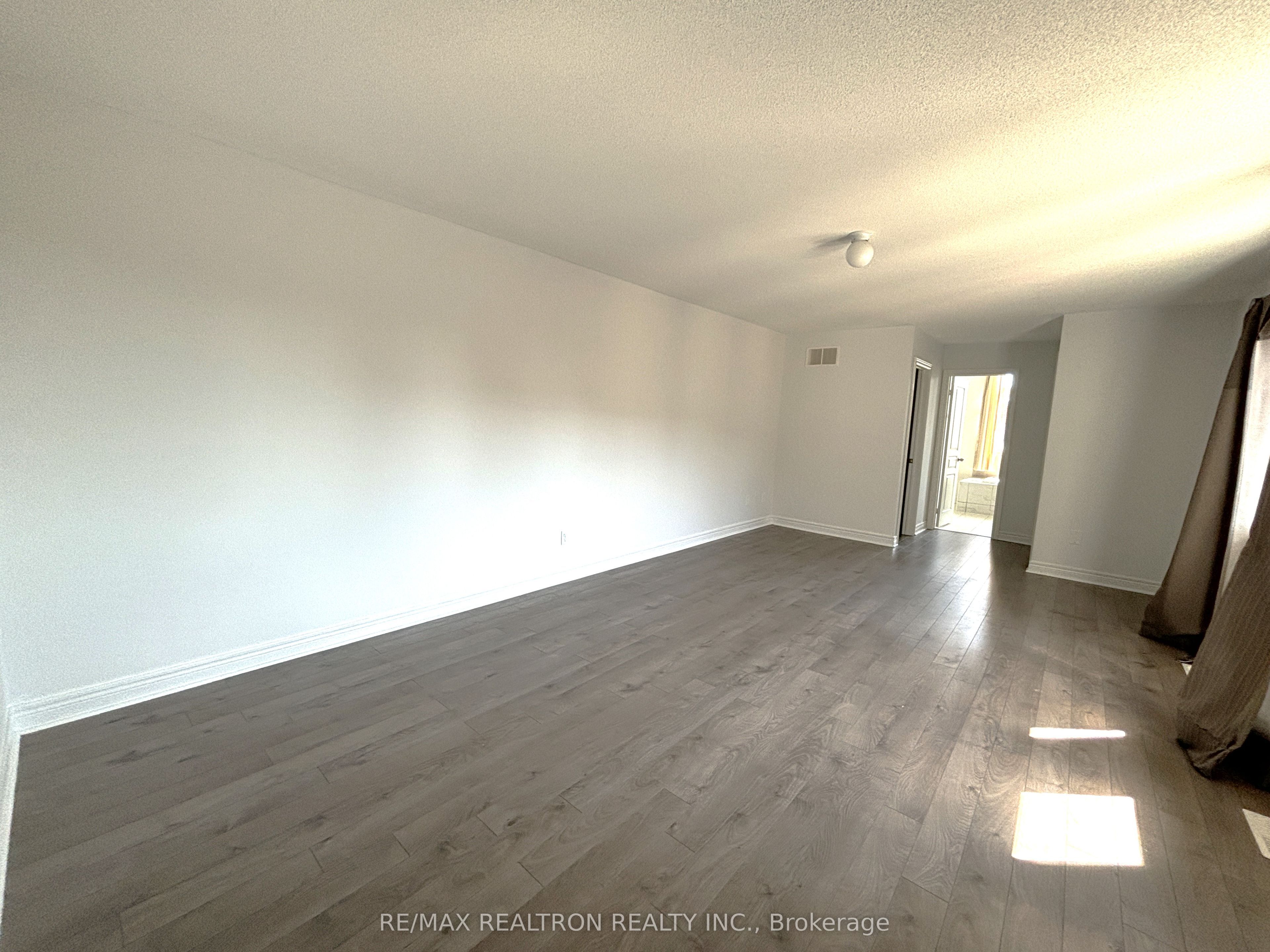 511 William Forster Road Property Photo 15