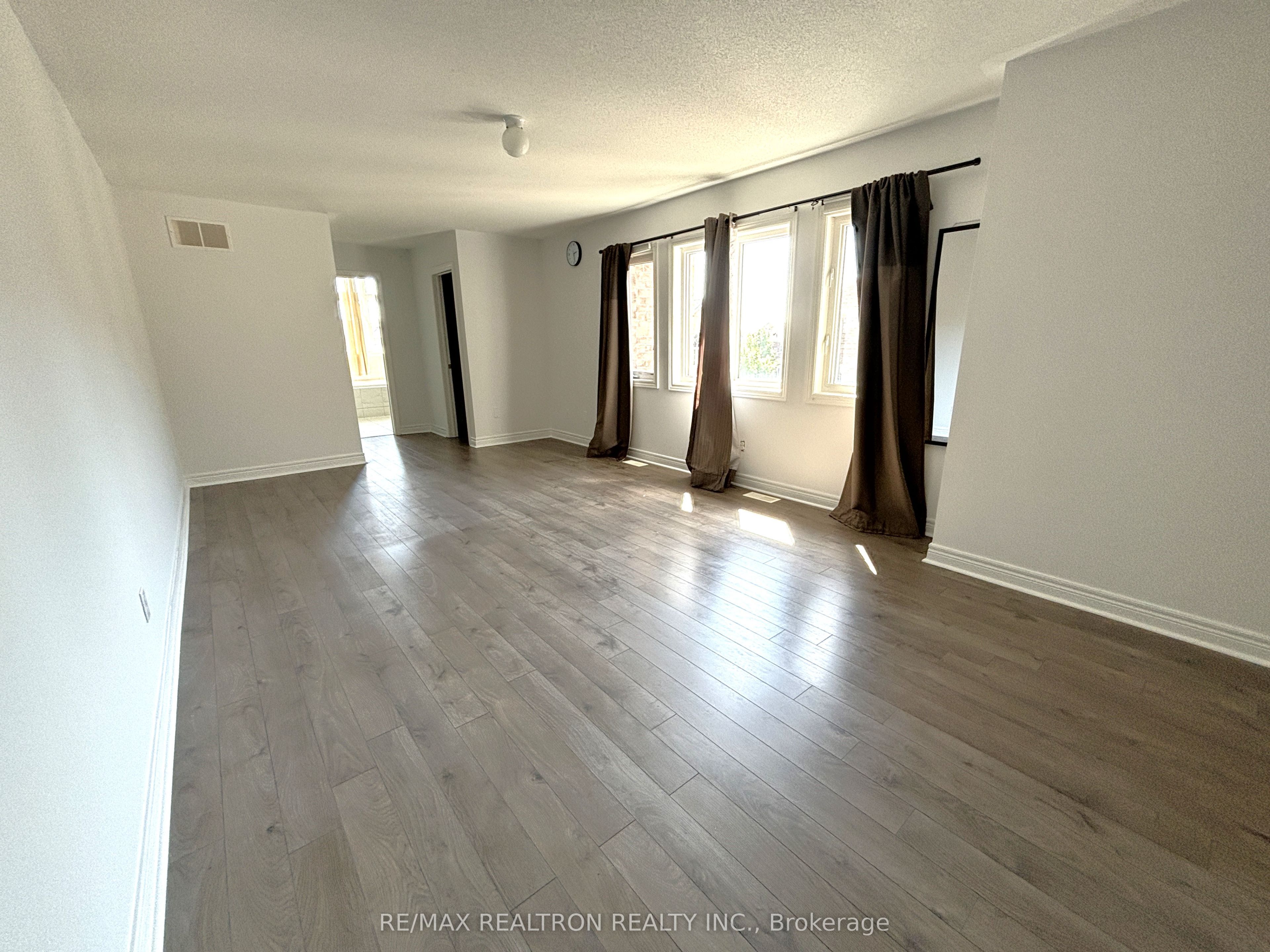511 William Forster Road Property Photo 17