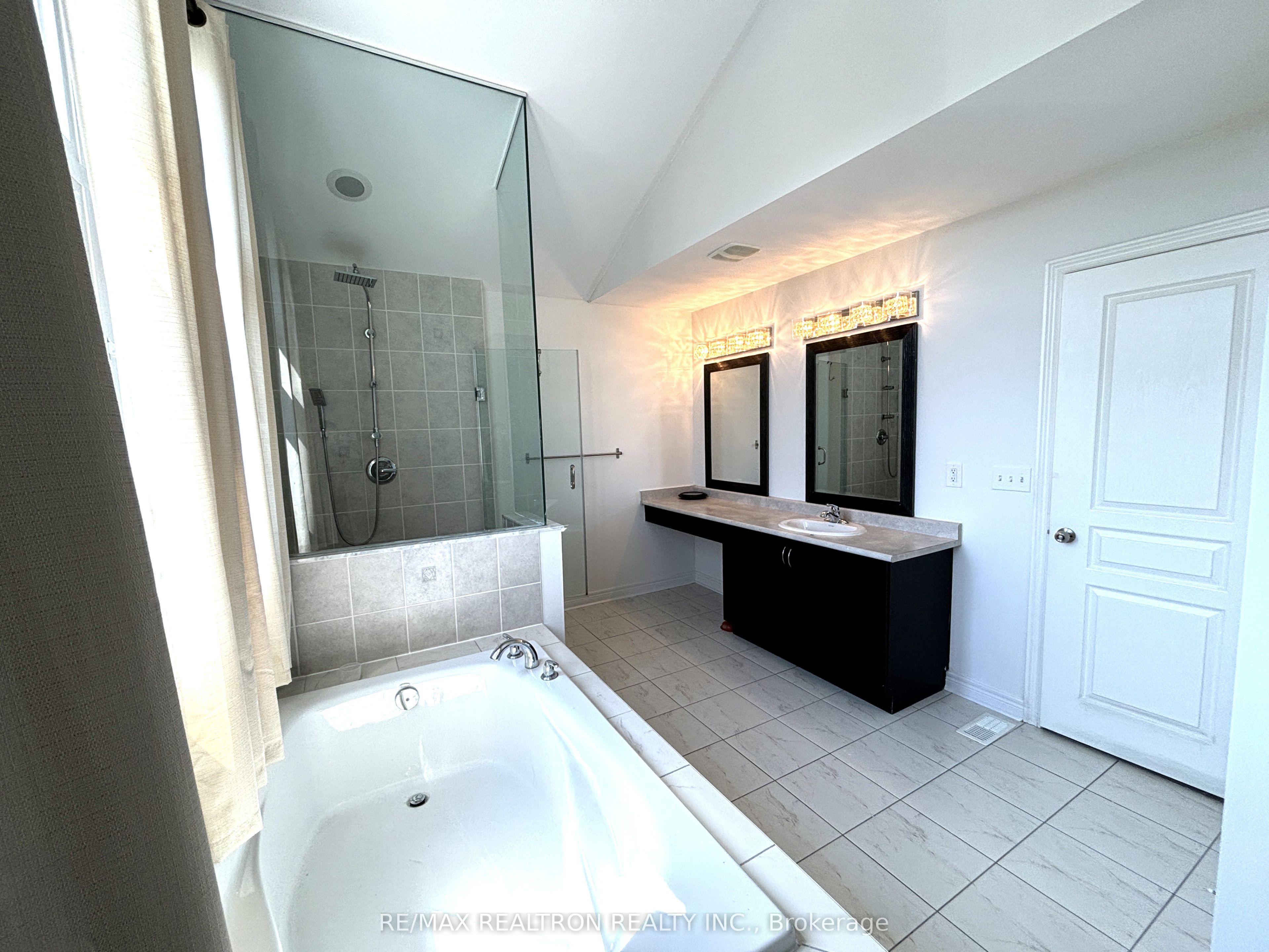 511 William Forster Road Property Photo 20