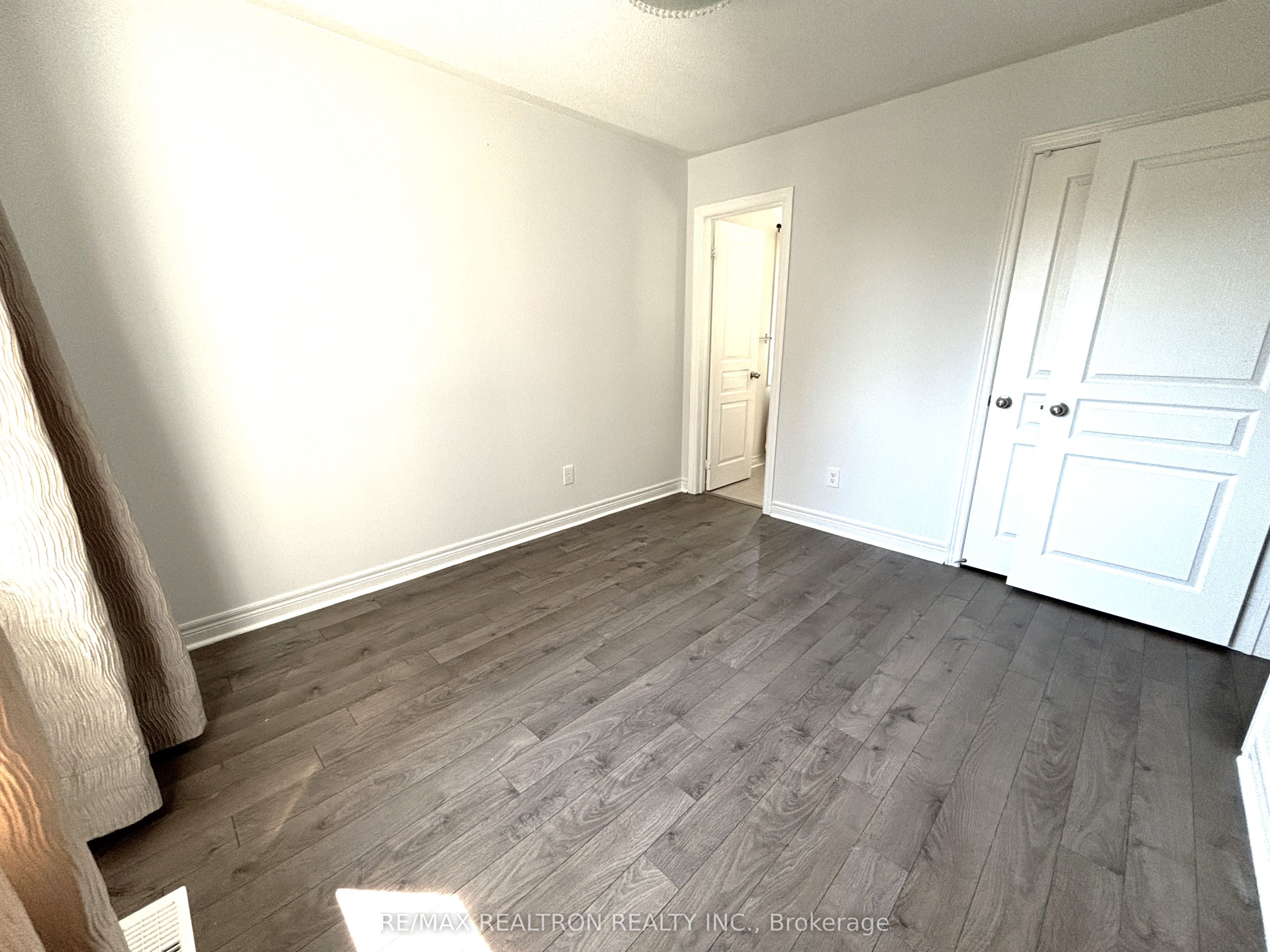 511 William Forster Road Property Photo 23