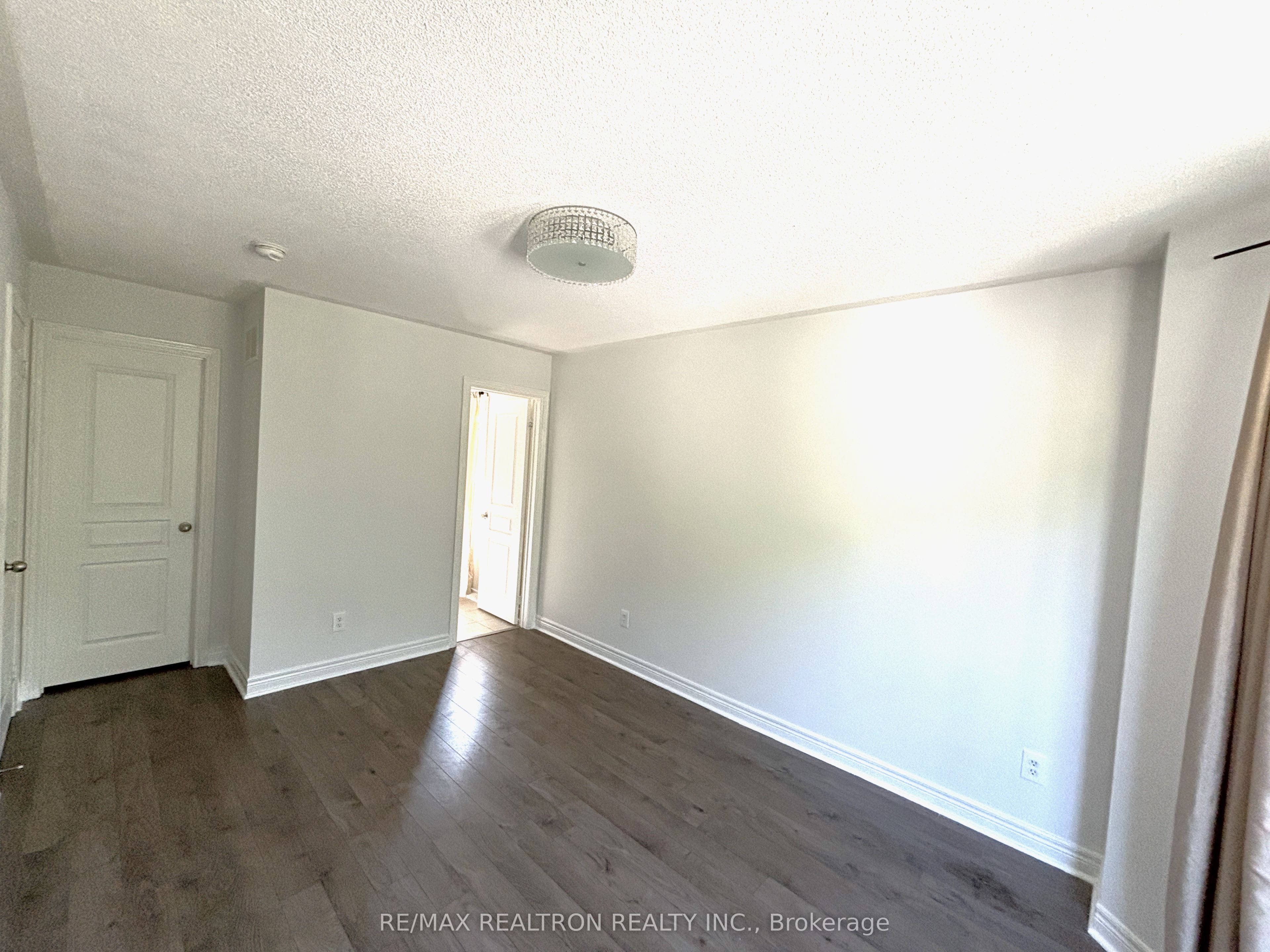 511 William Forster Road Property Photo 26