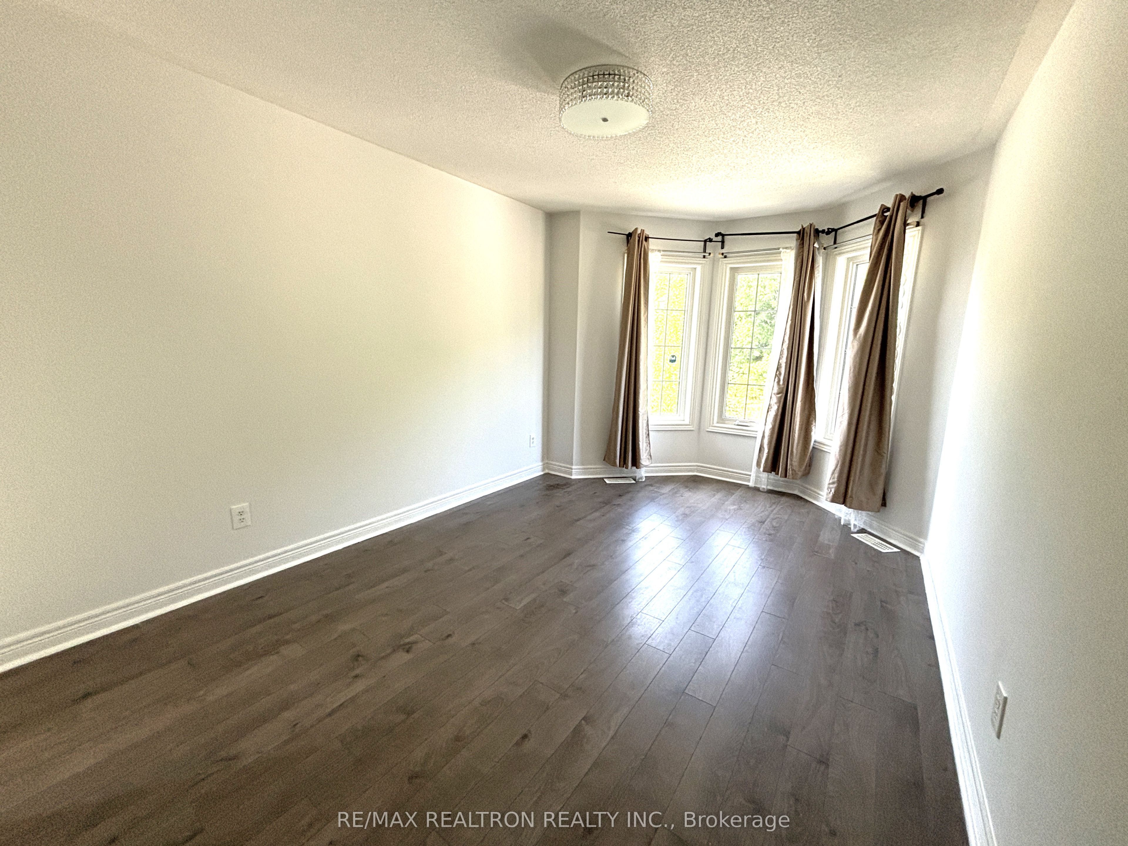 511 William Forster Road Property Photo 28