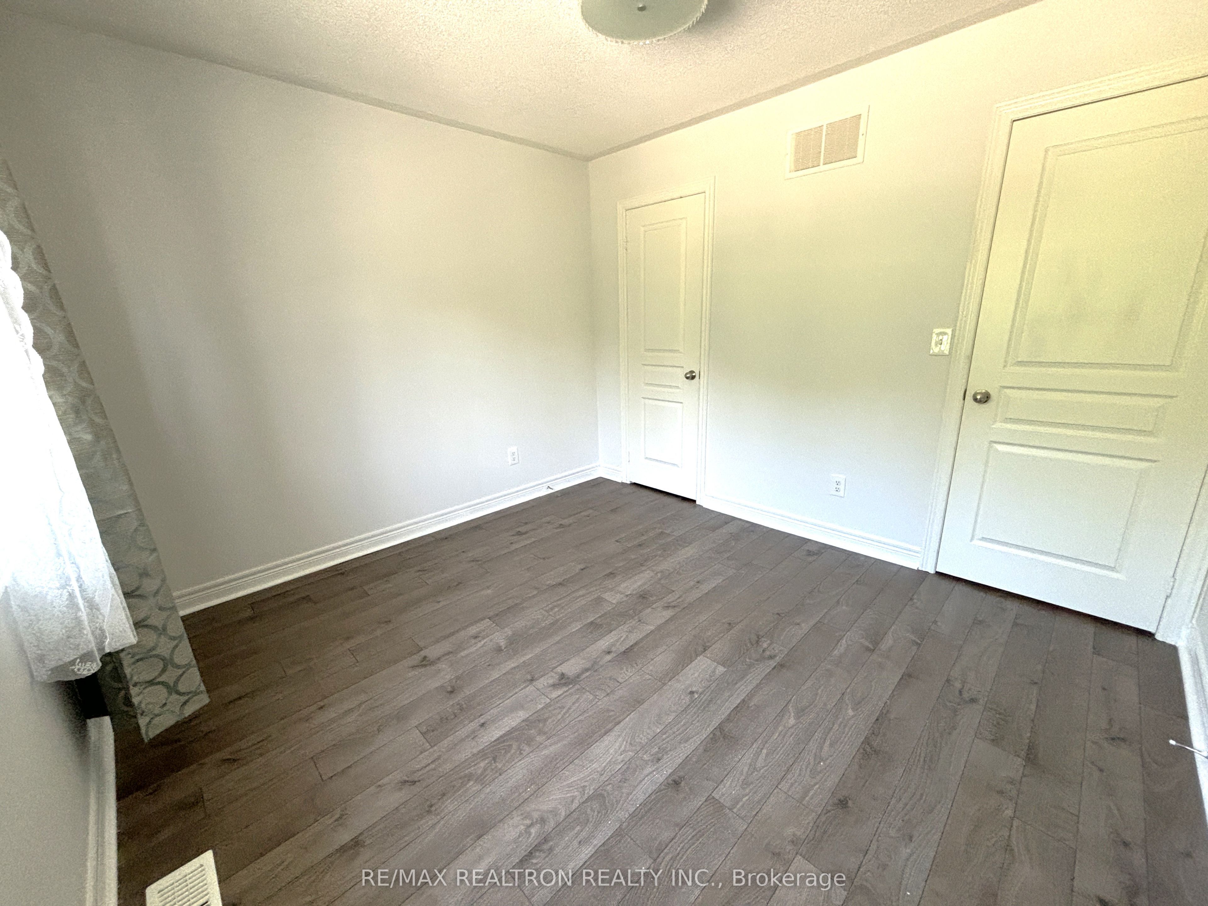 511 William Forster Road Property Photo 29