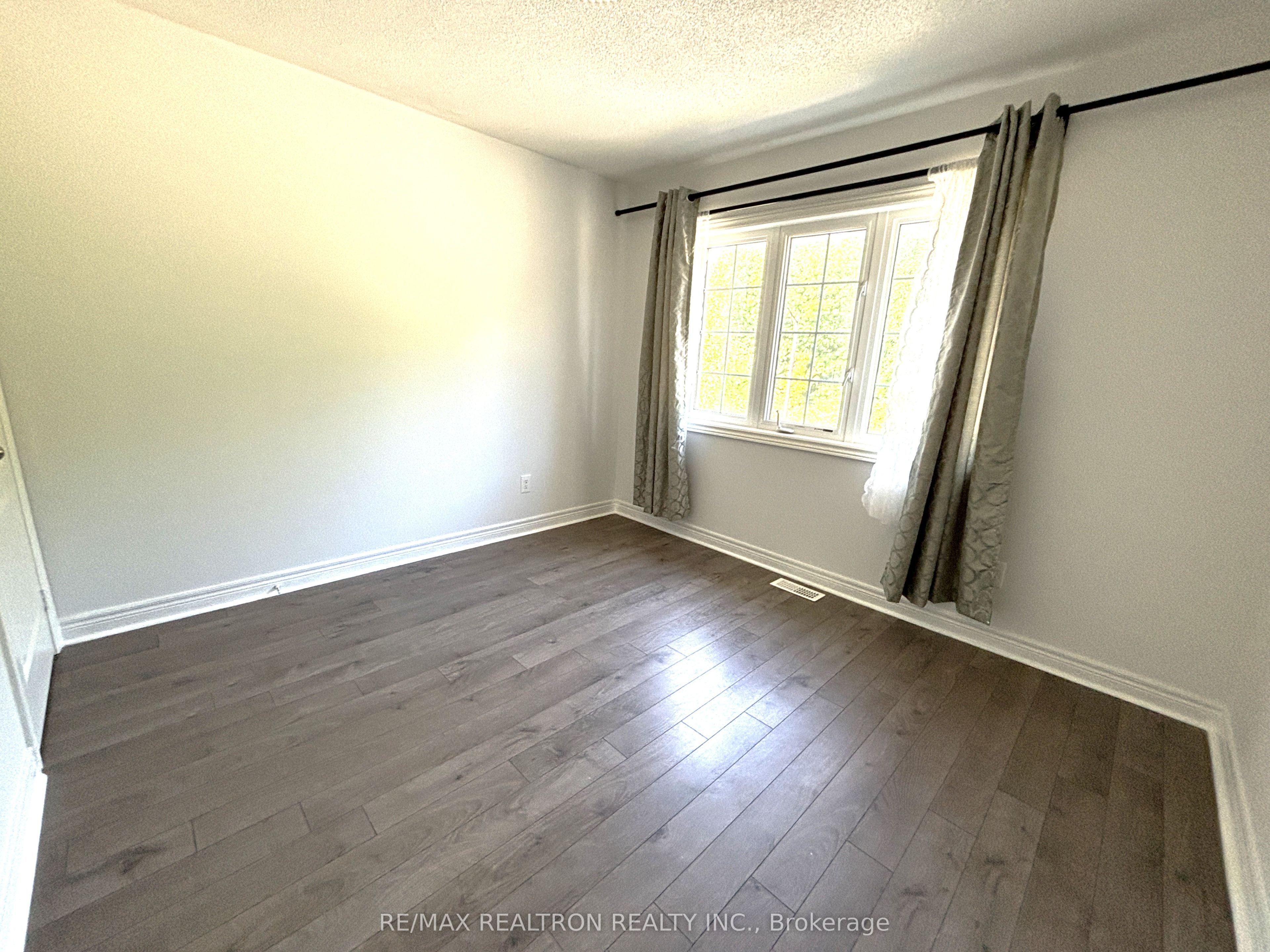 511 William Forster Road Property Photo 30