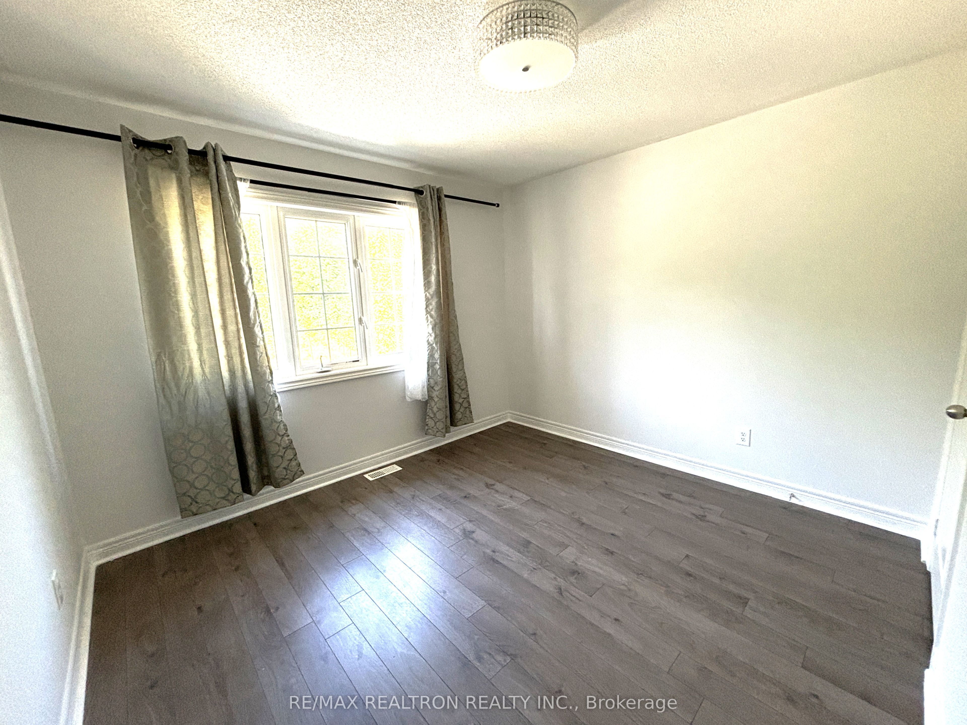 511 William Forster Road Property Photo 31