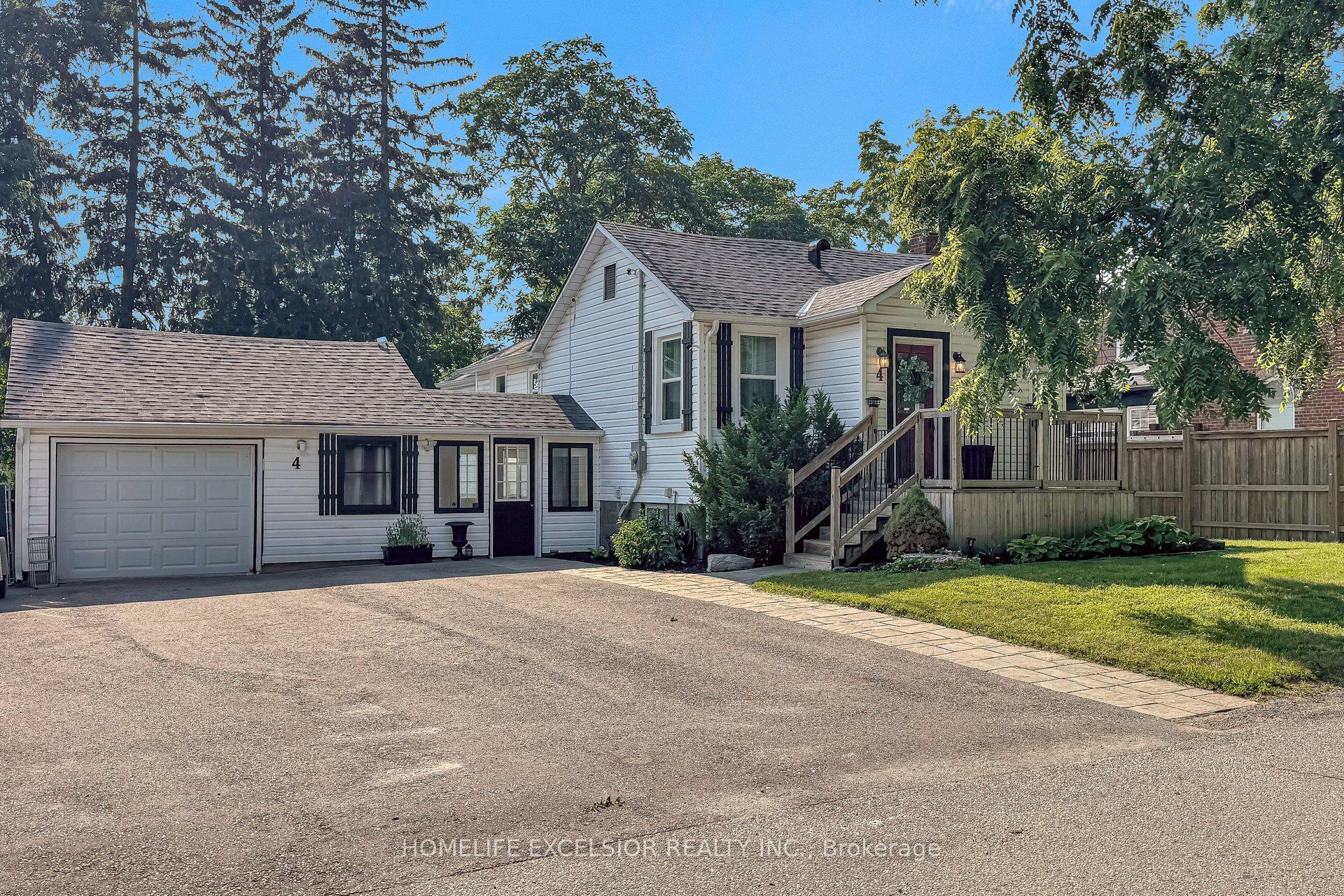 4 Albert Street Property Photo 1