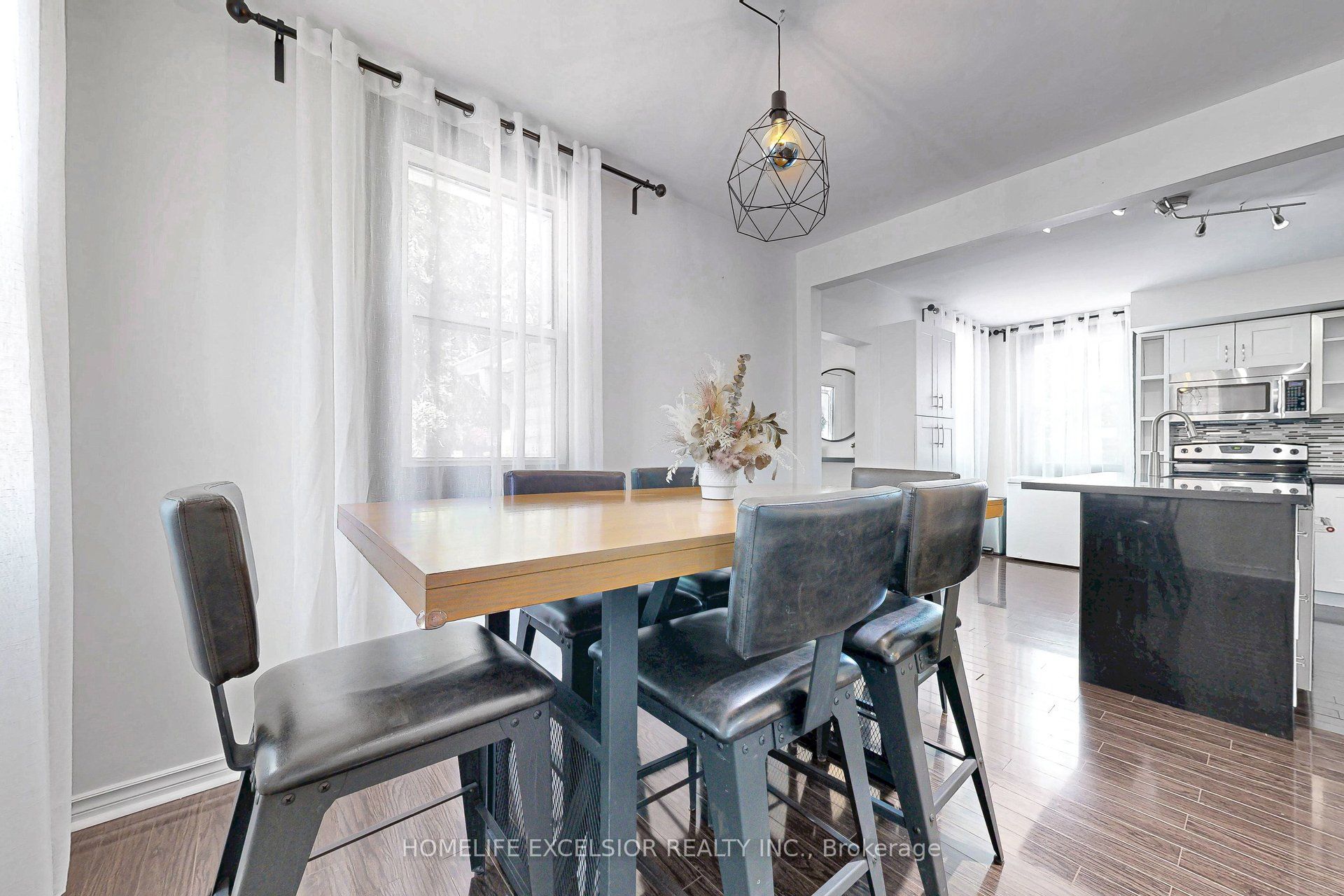 4 Albert Street Property Photo 7