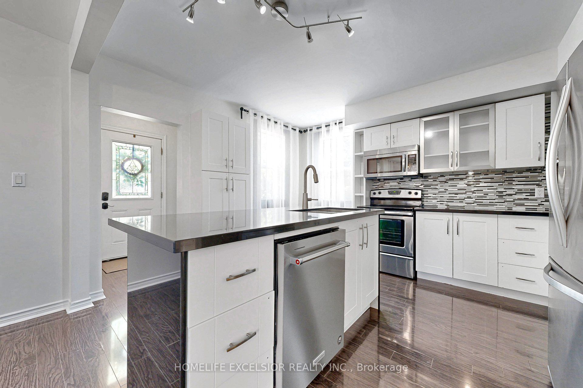 4 Albert Street Property Photo 8