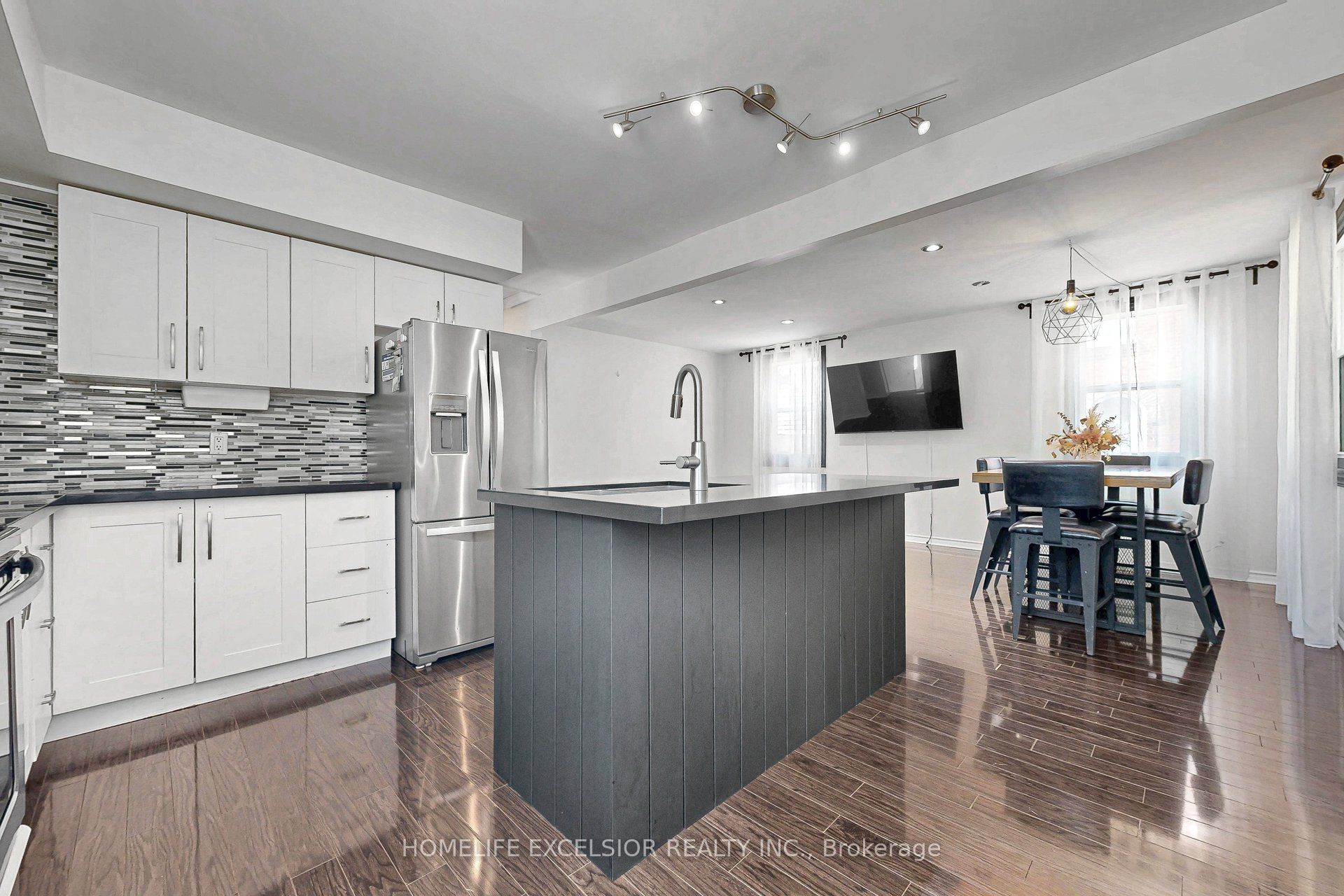 4 Albert Street Property Photo 10