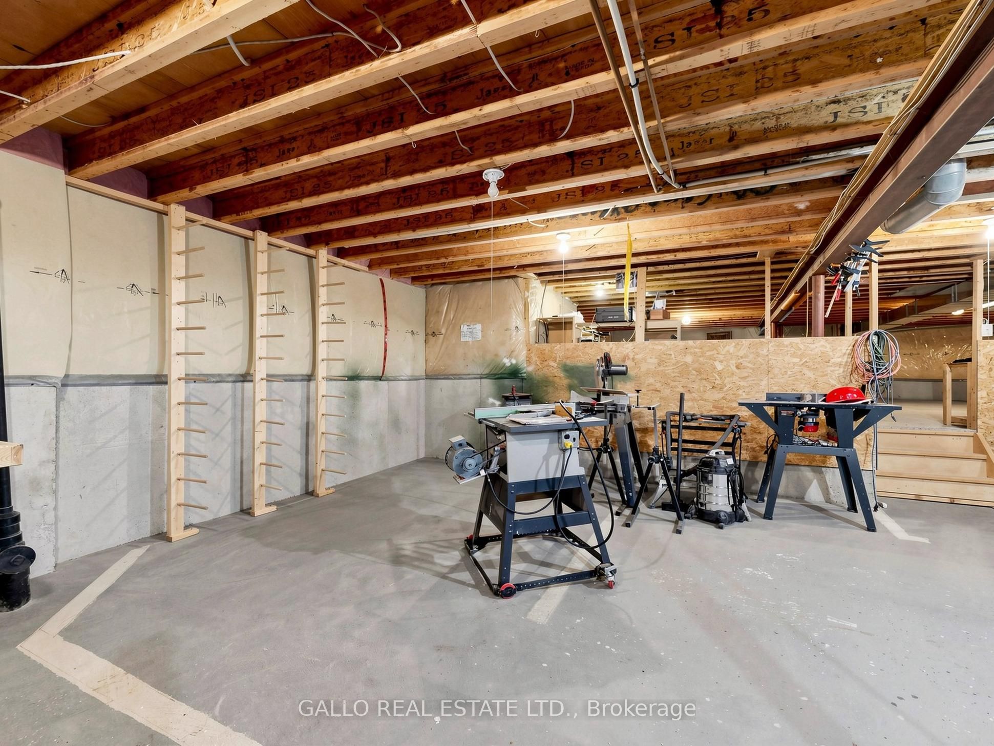 3 Ben's Reign 213 Property Photo 39