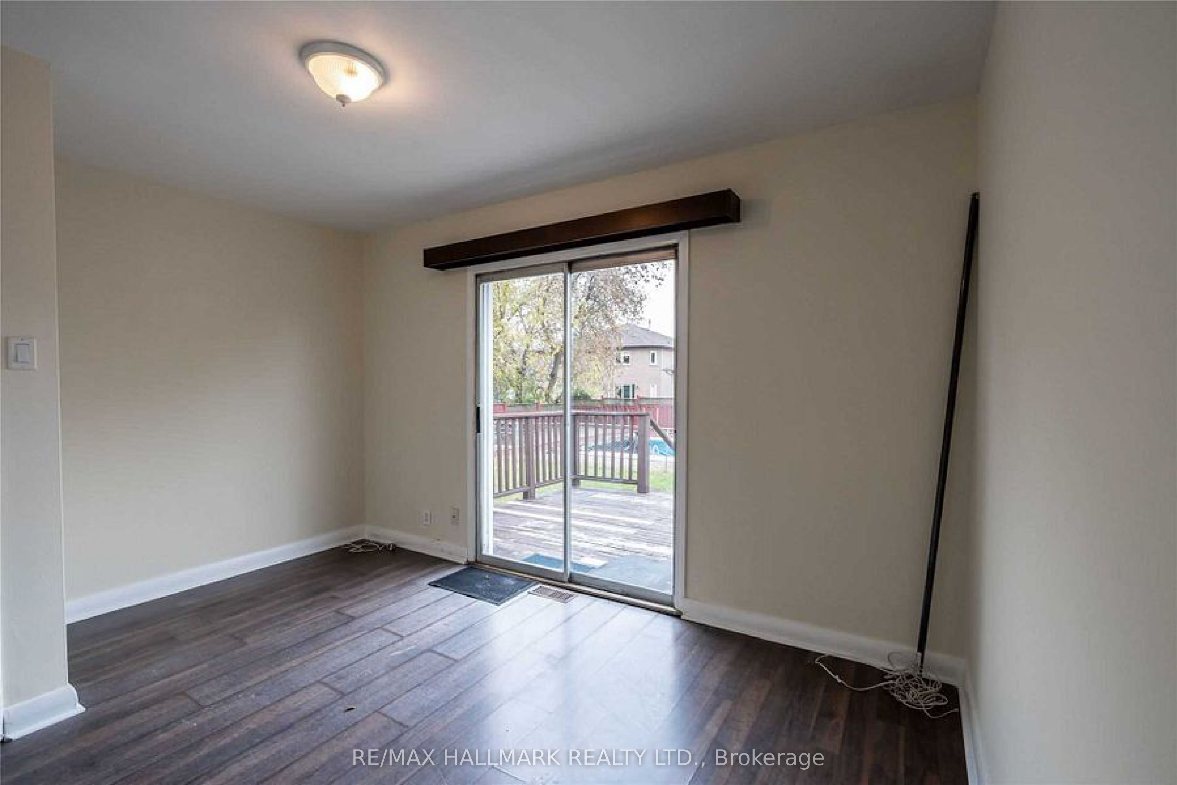 226 Lawrence Avenue Property Photo 14