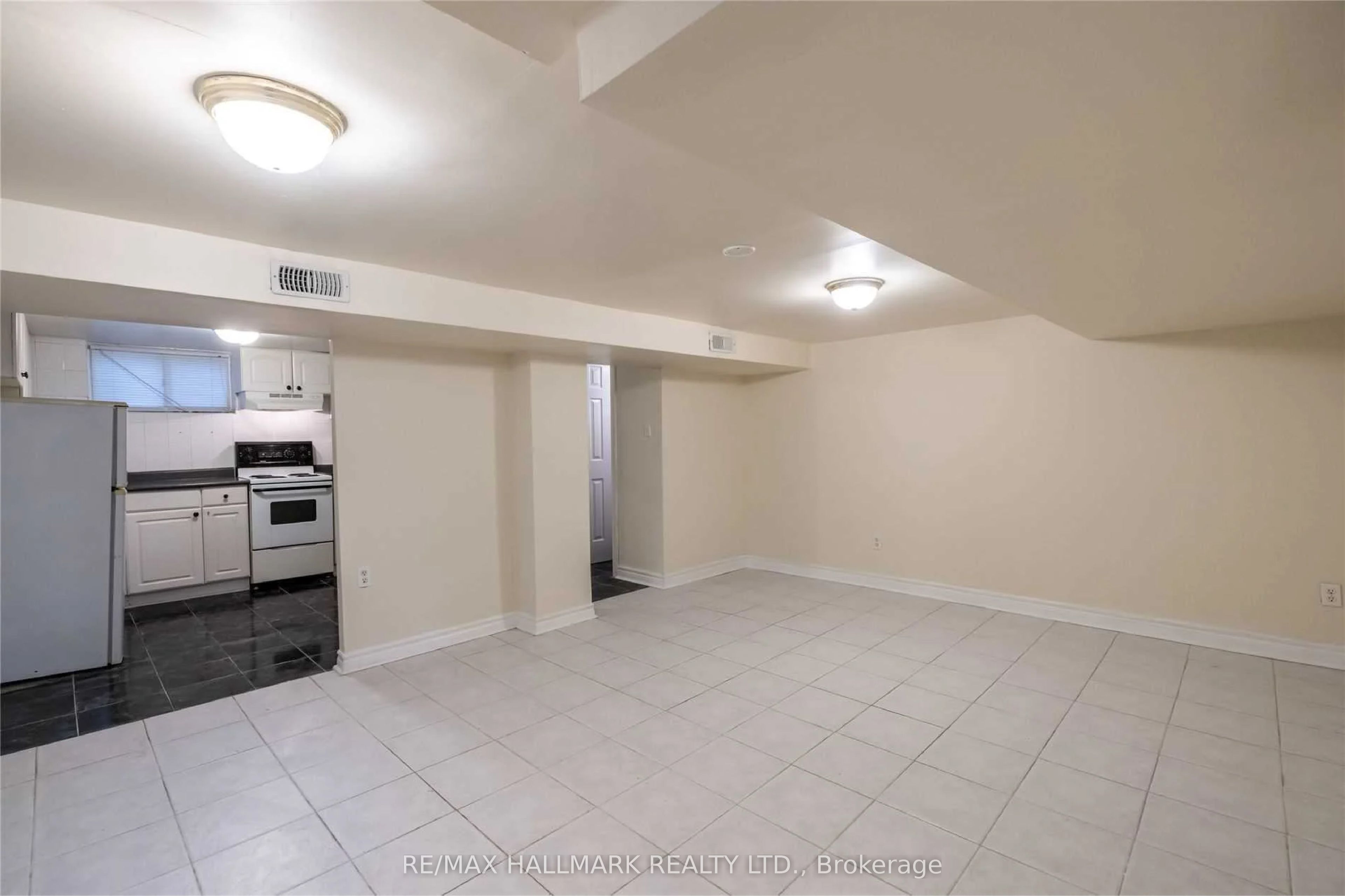 226 Lawrence Avenue Property Photo 17