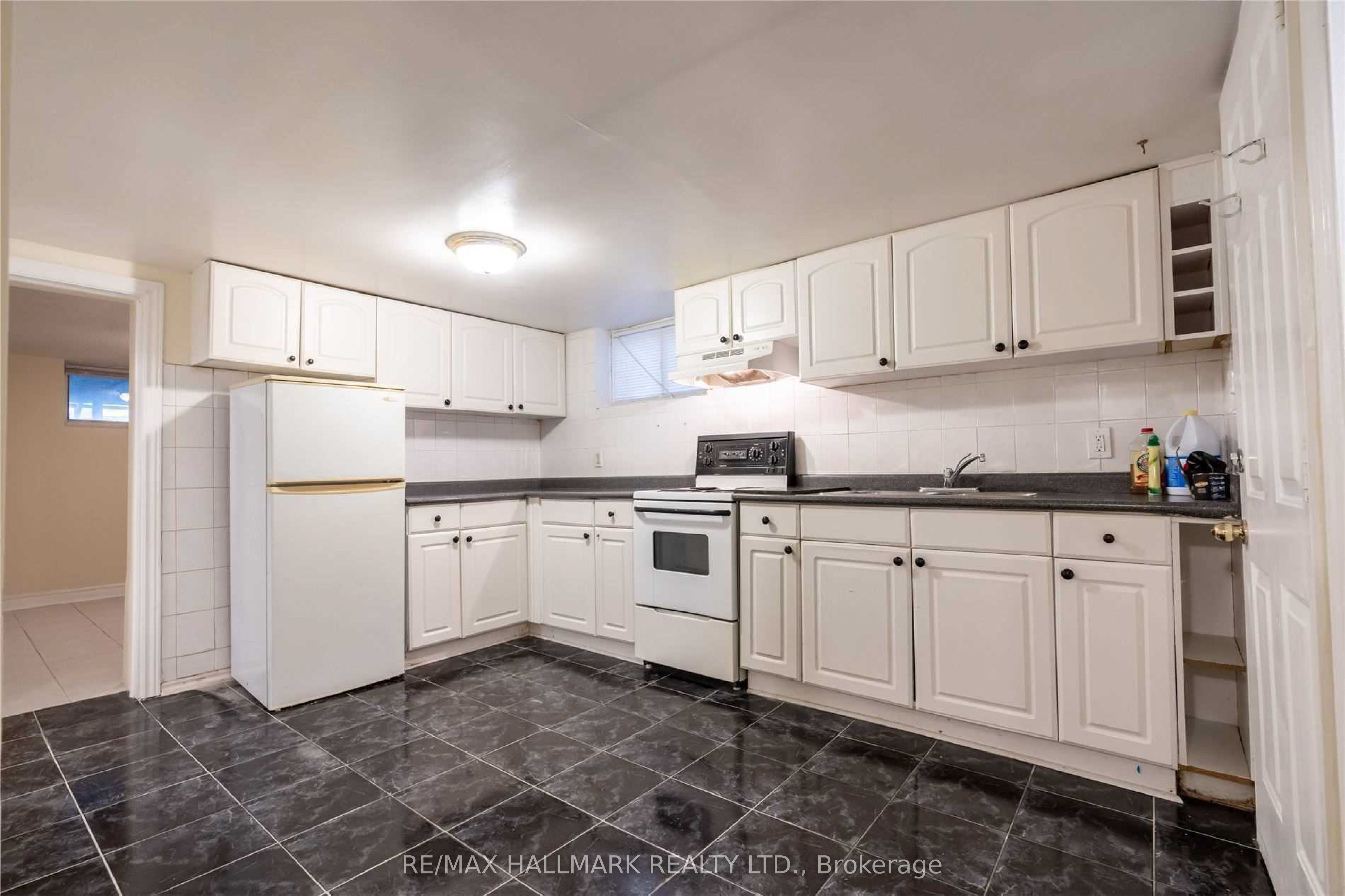 226 Lawrence Avenue Property Photo 21