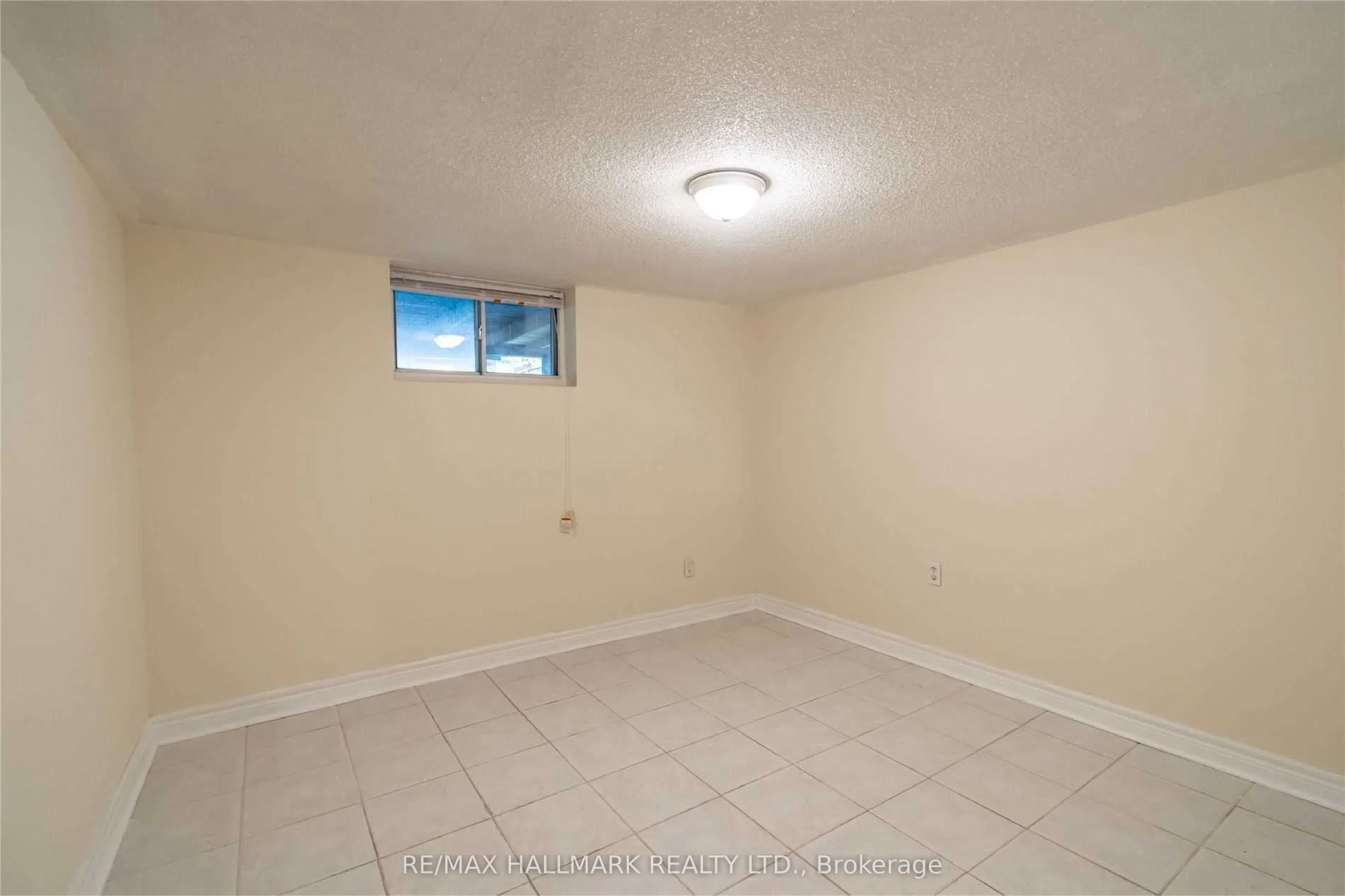 226 Lawrence Avenue Property Photo 22
