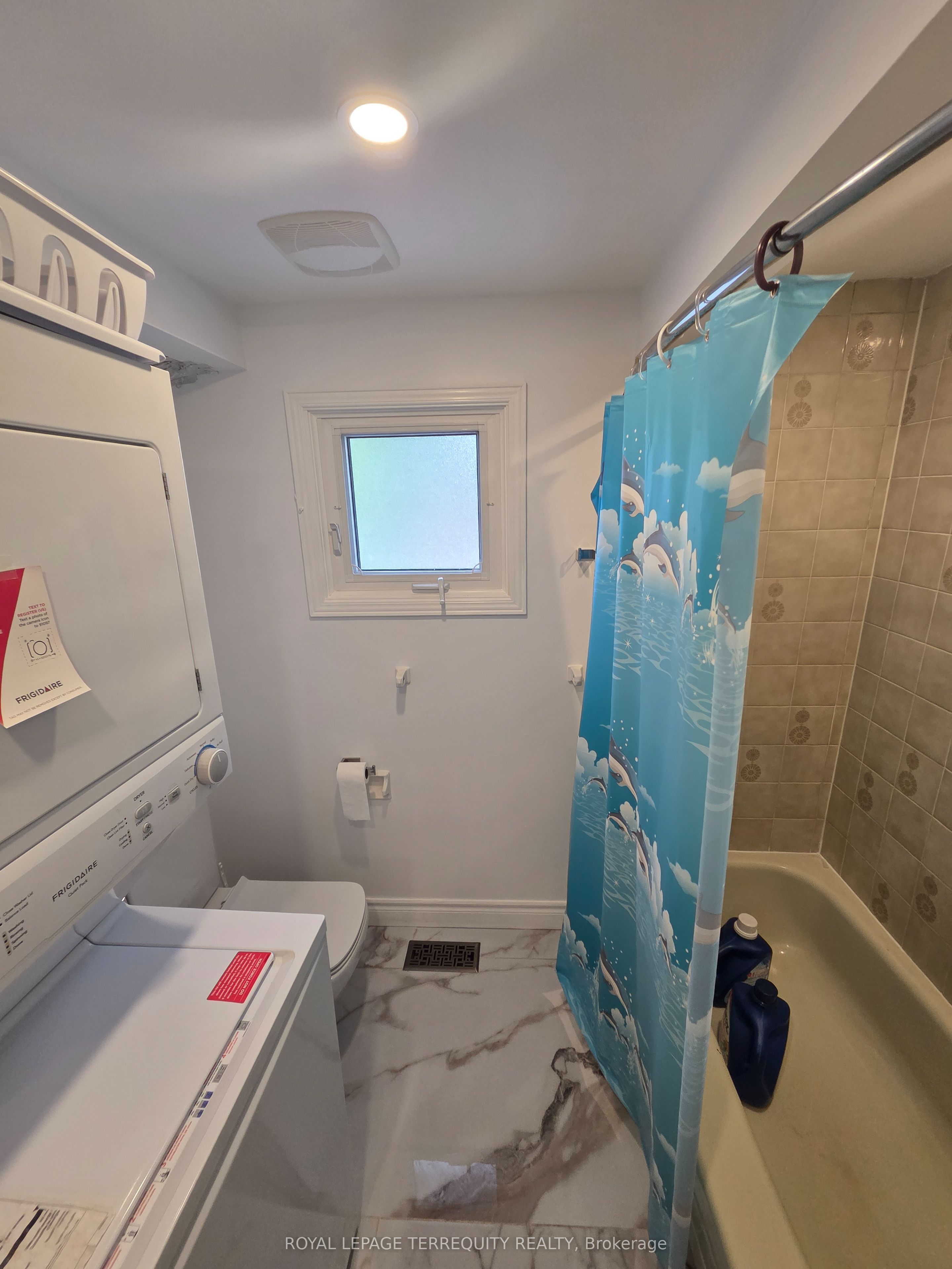 309 Harewood Boulevard Upper Property Photo 17