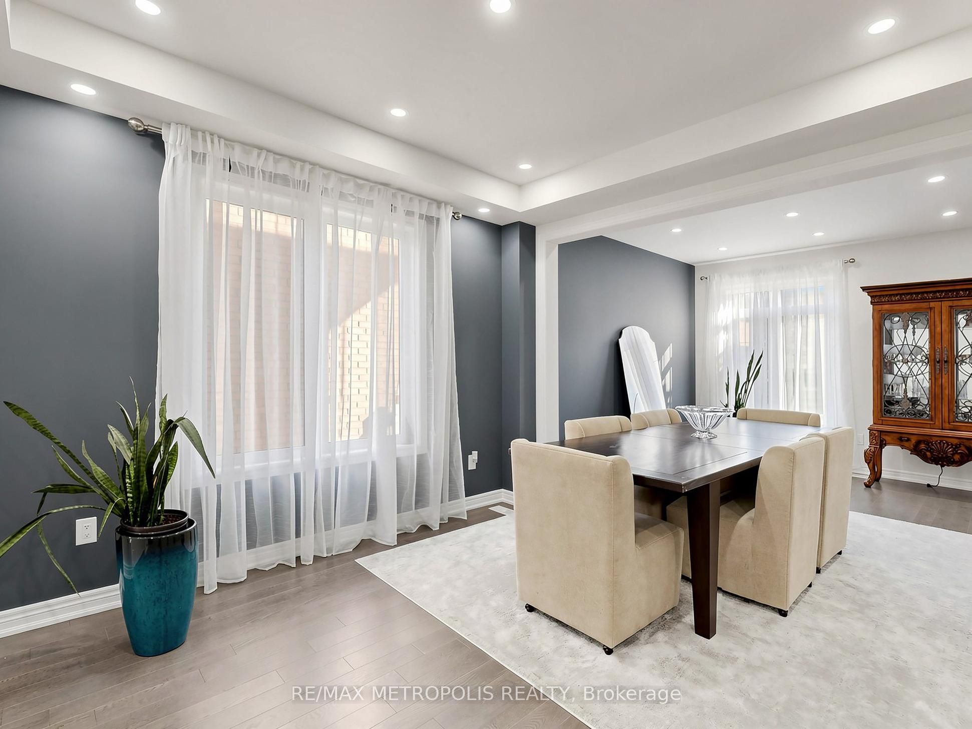 17 Neilly Terrace N Property Photo 4