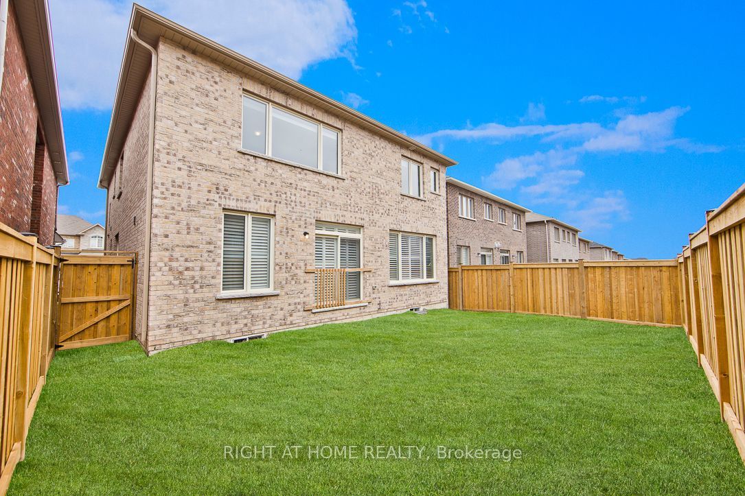 46 Frederick Taylor Way Property Photo 25