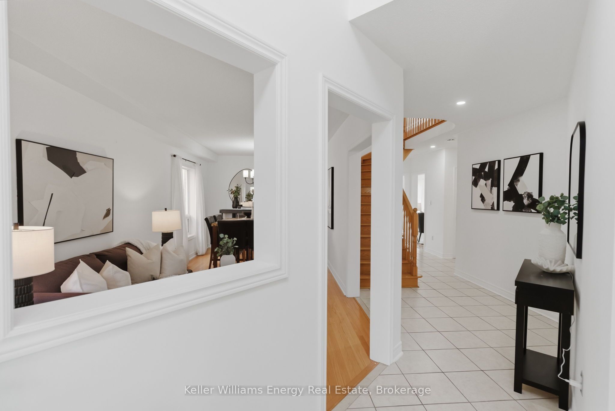 338 Dowson Loop Property Photo 6
