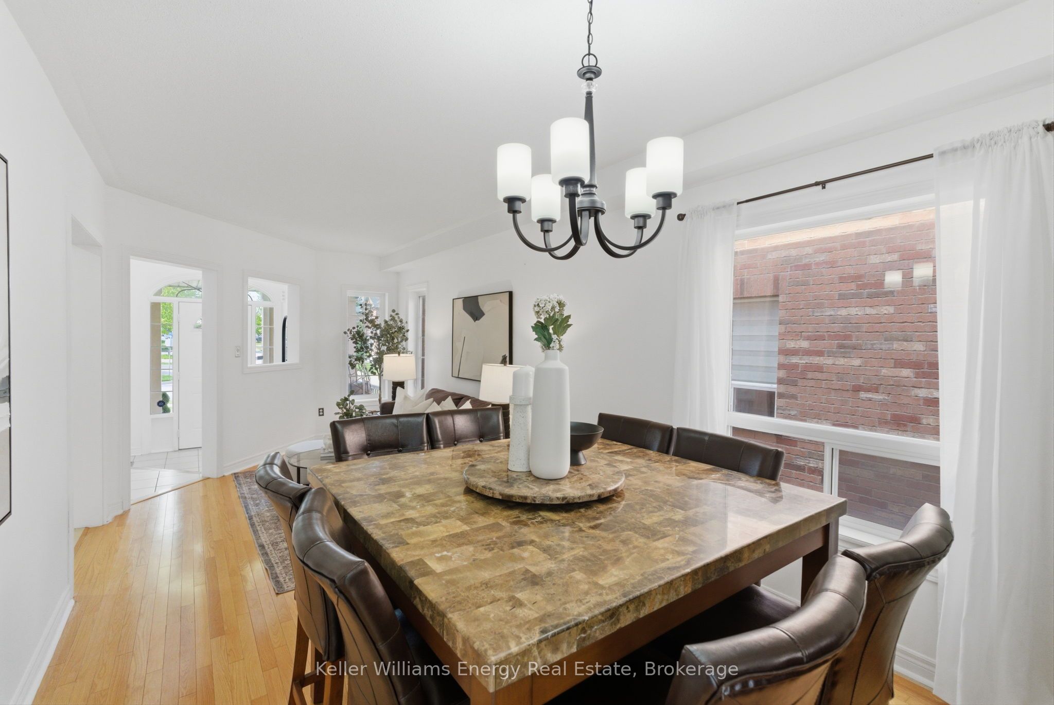 338 Dowson Loop Property Photo 9