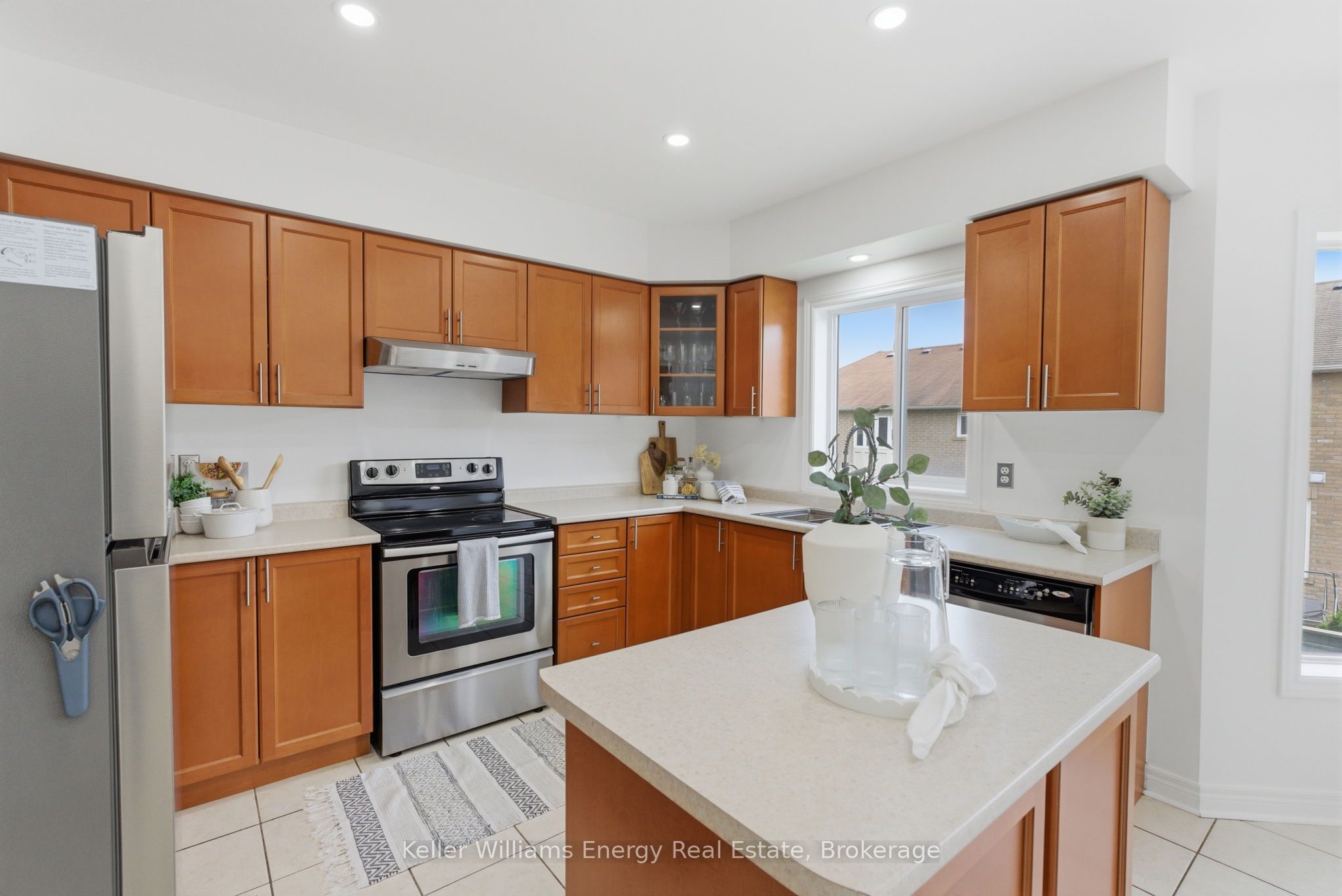 338 Dowson Loop Property Photo 12